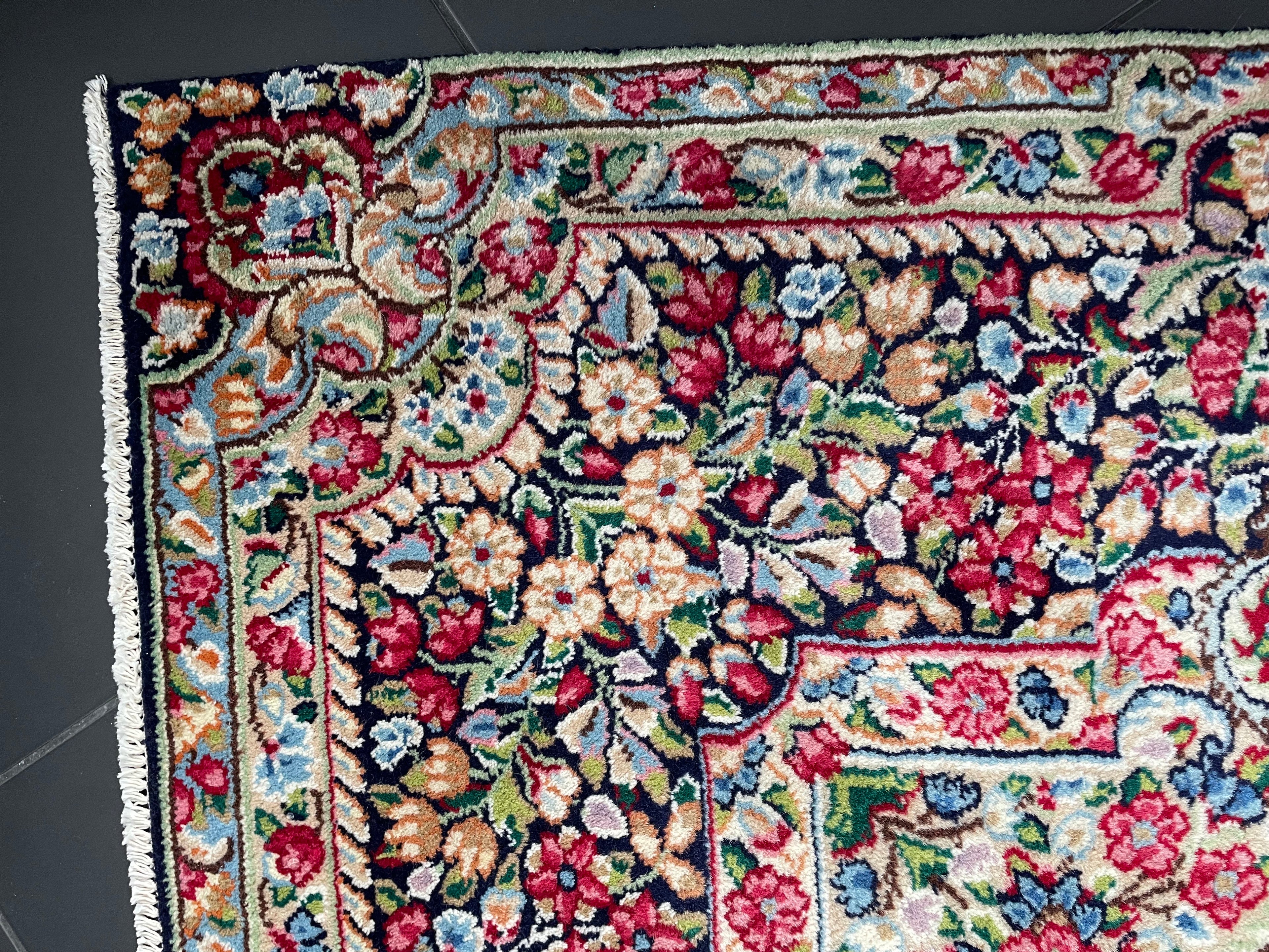 Kirman rug 340 × 240 cm