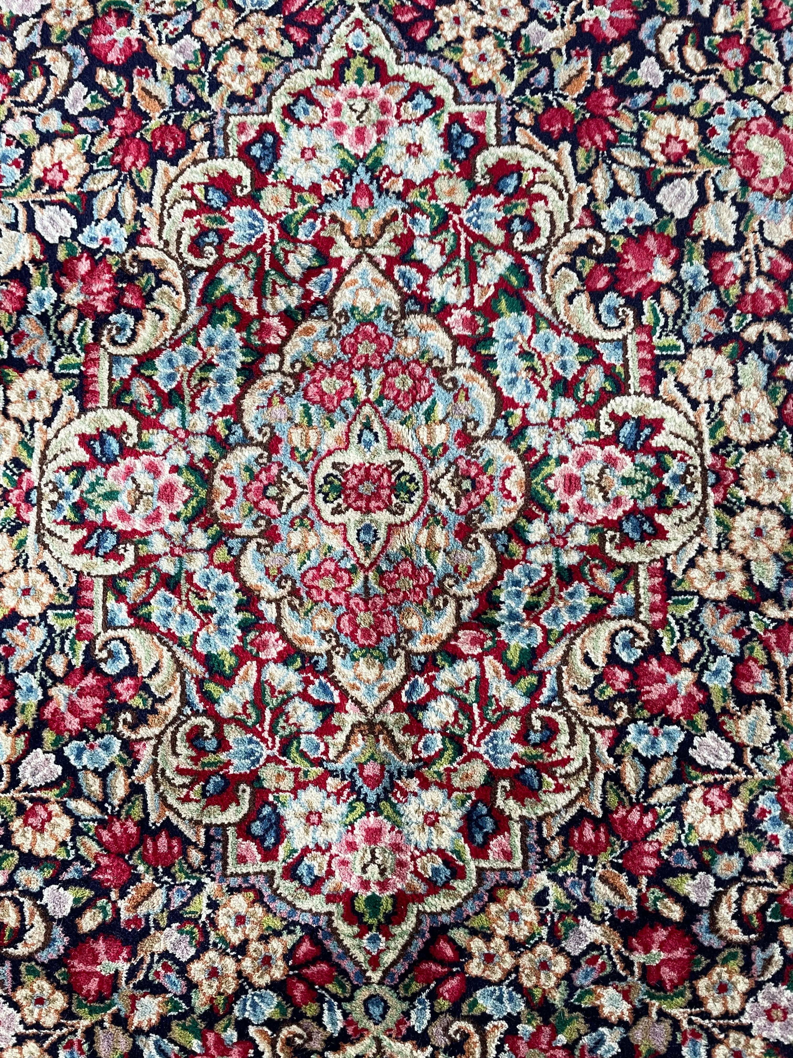 Kirman rug 340 × 240 cm