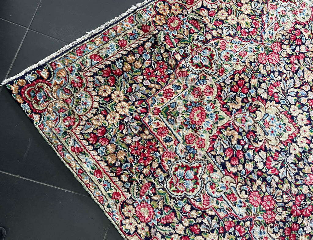 Kirman rug 340 × 240 cm