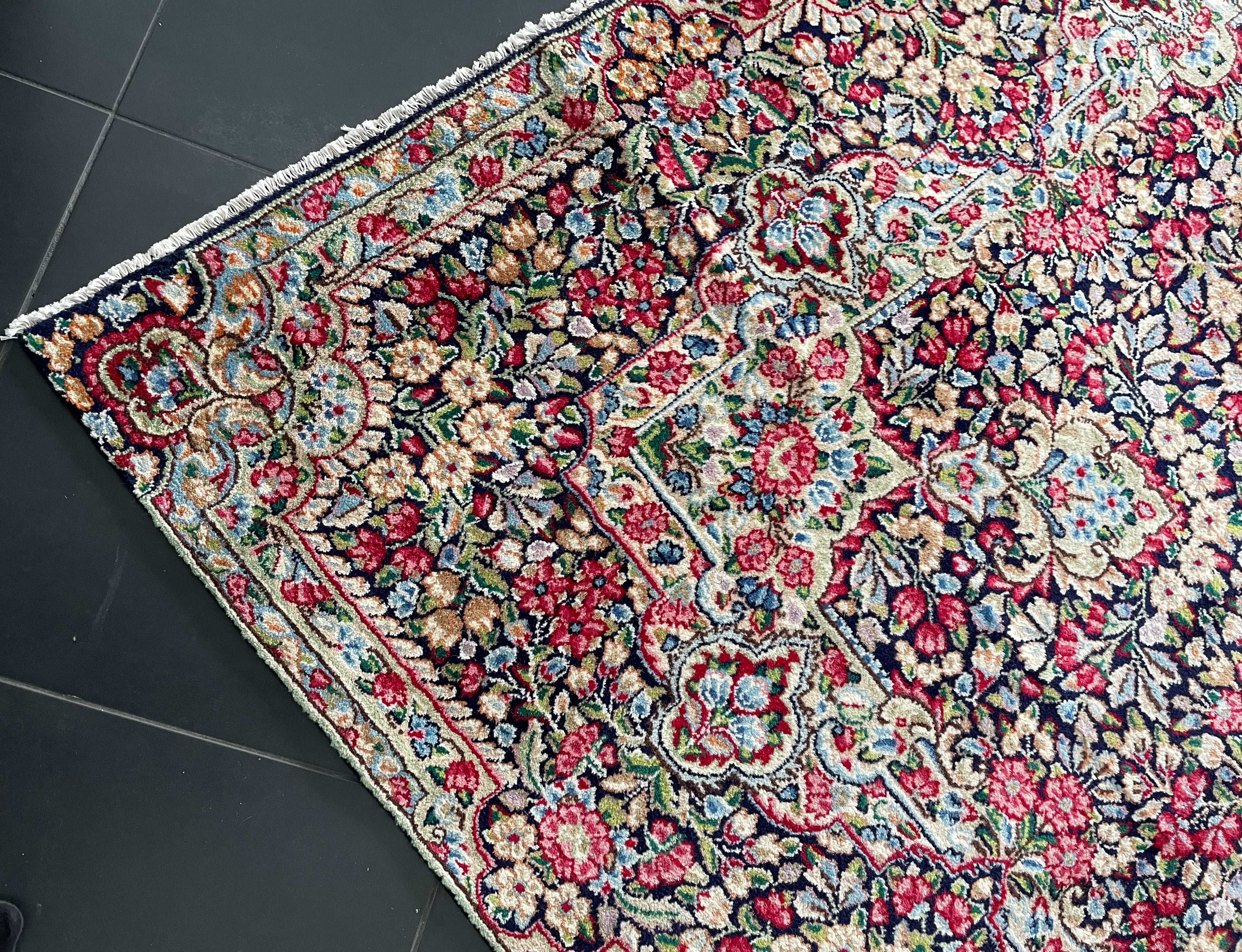 Kirman rug 340 × 240 cm