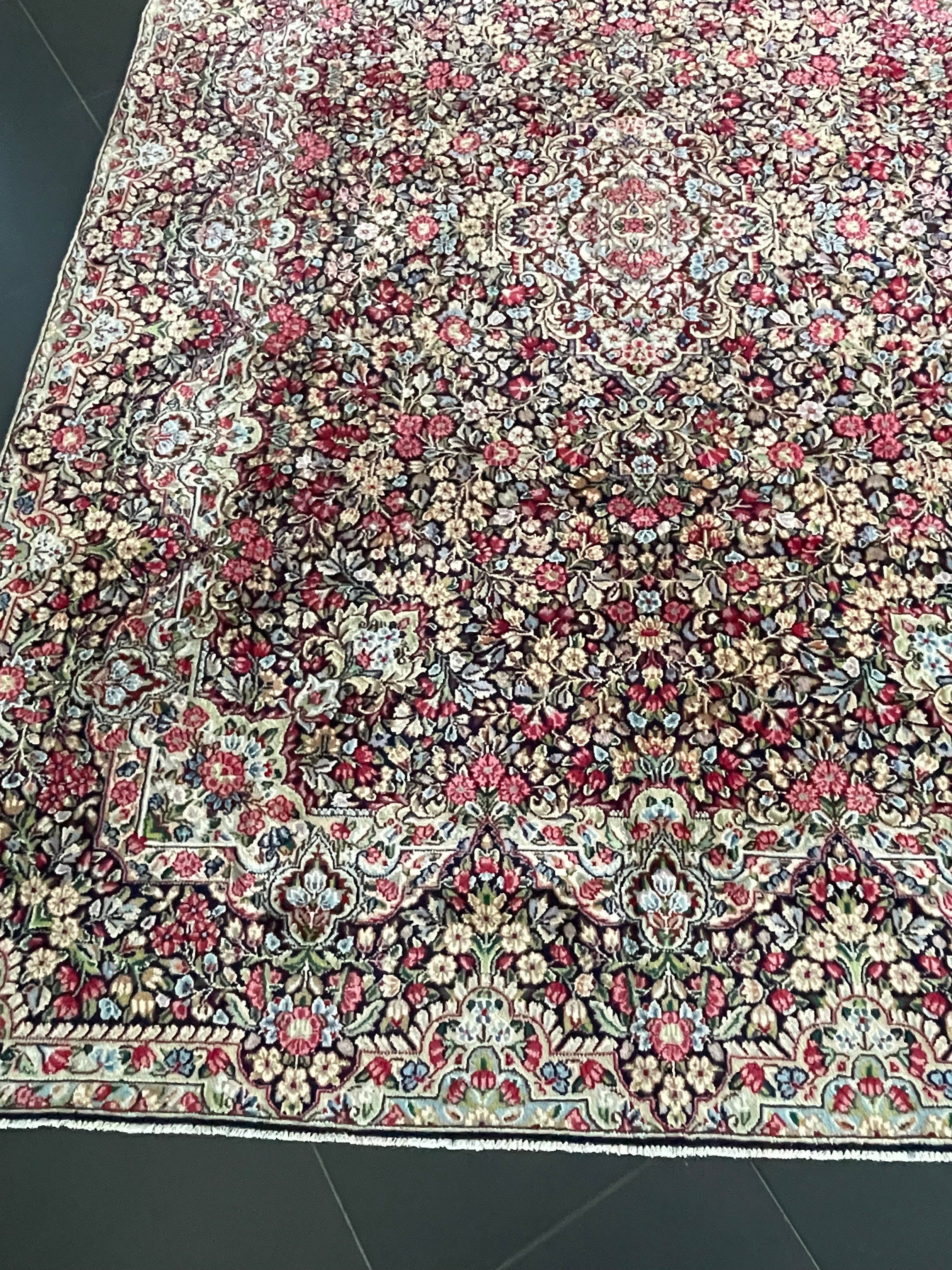 Kirman rug 340 × 240 cm