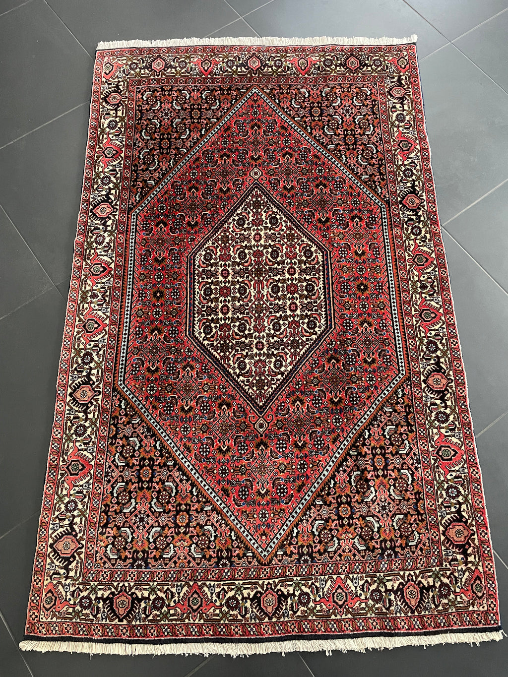 Bidjar Rug 175 × 104 cm