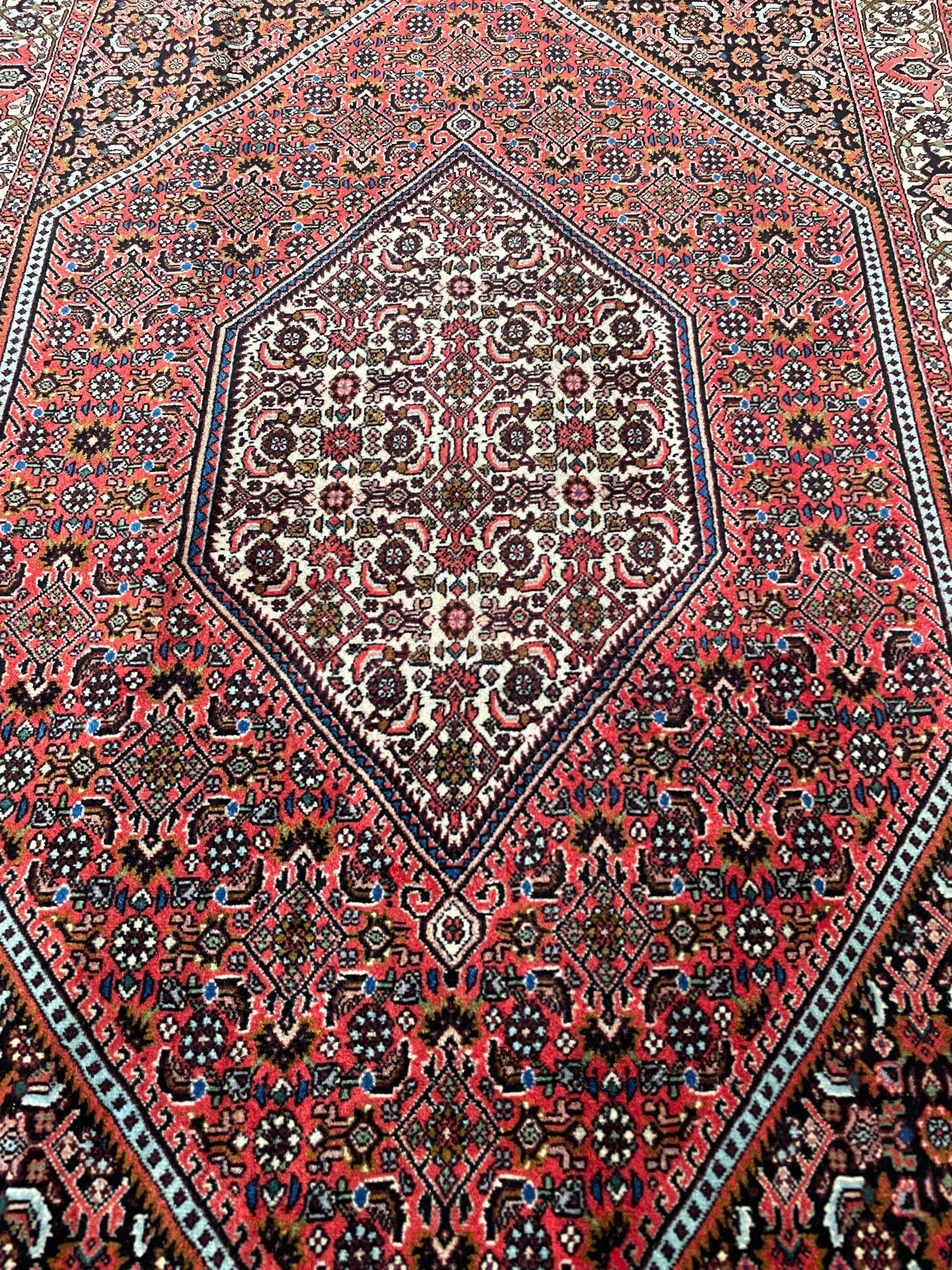 Bidjar Rug 175 × 104 cm