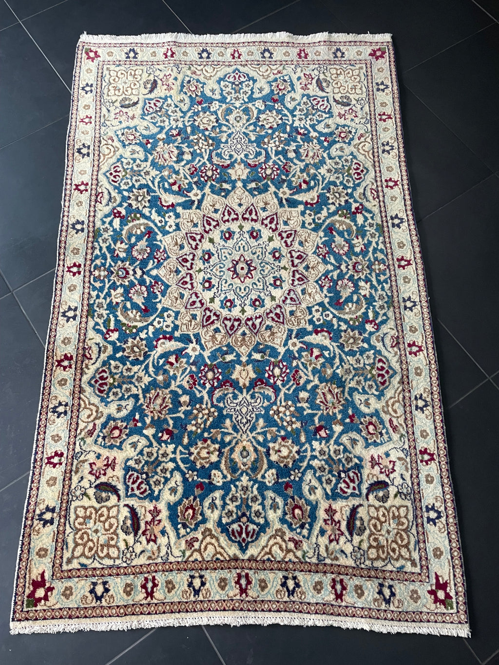 Nain rug 185 × 112 cm