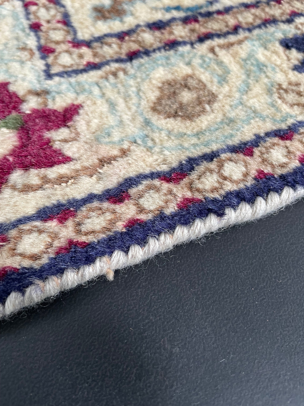 Nain rug 185 × 112 cm