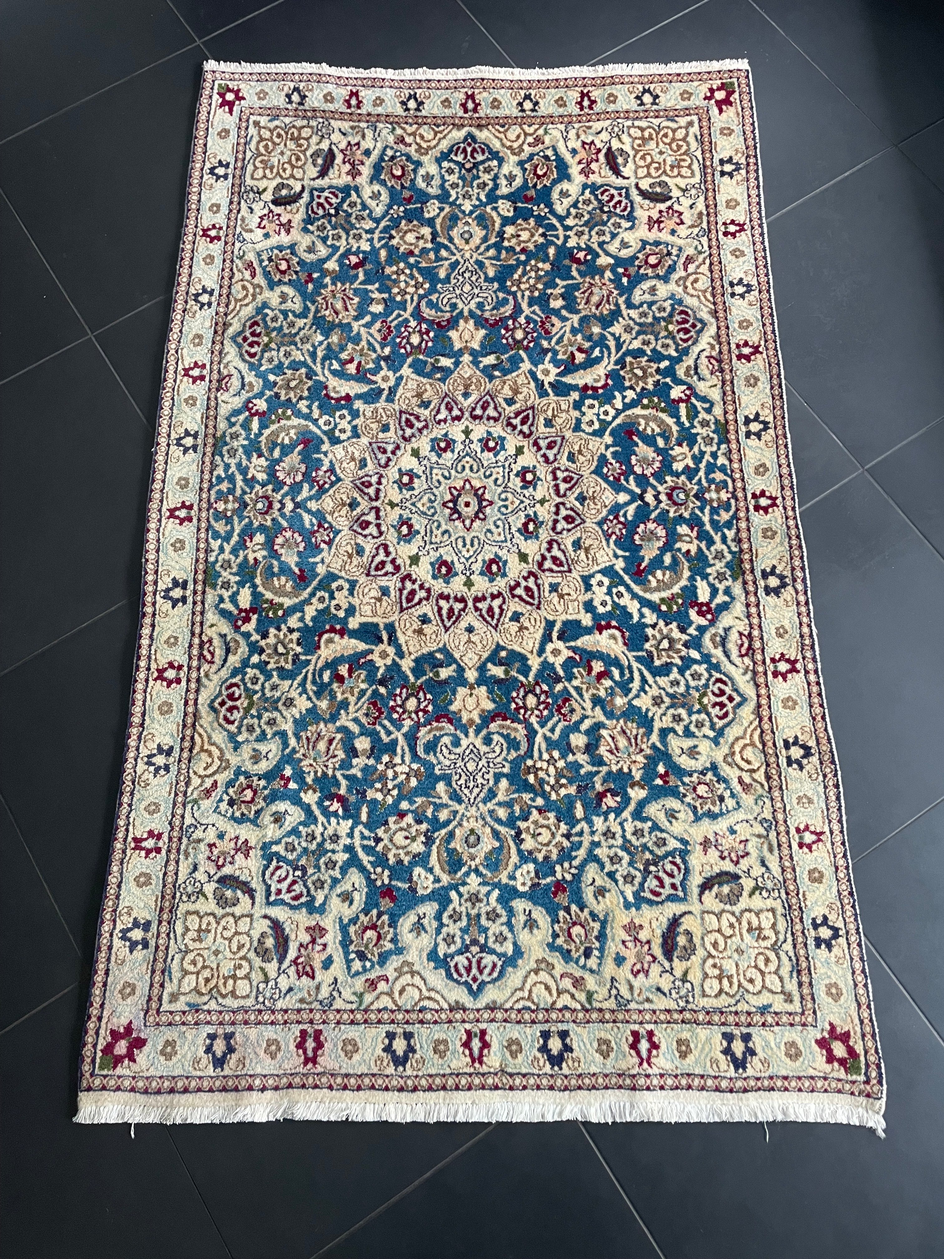 Nain rug 185 × 112 cm
