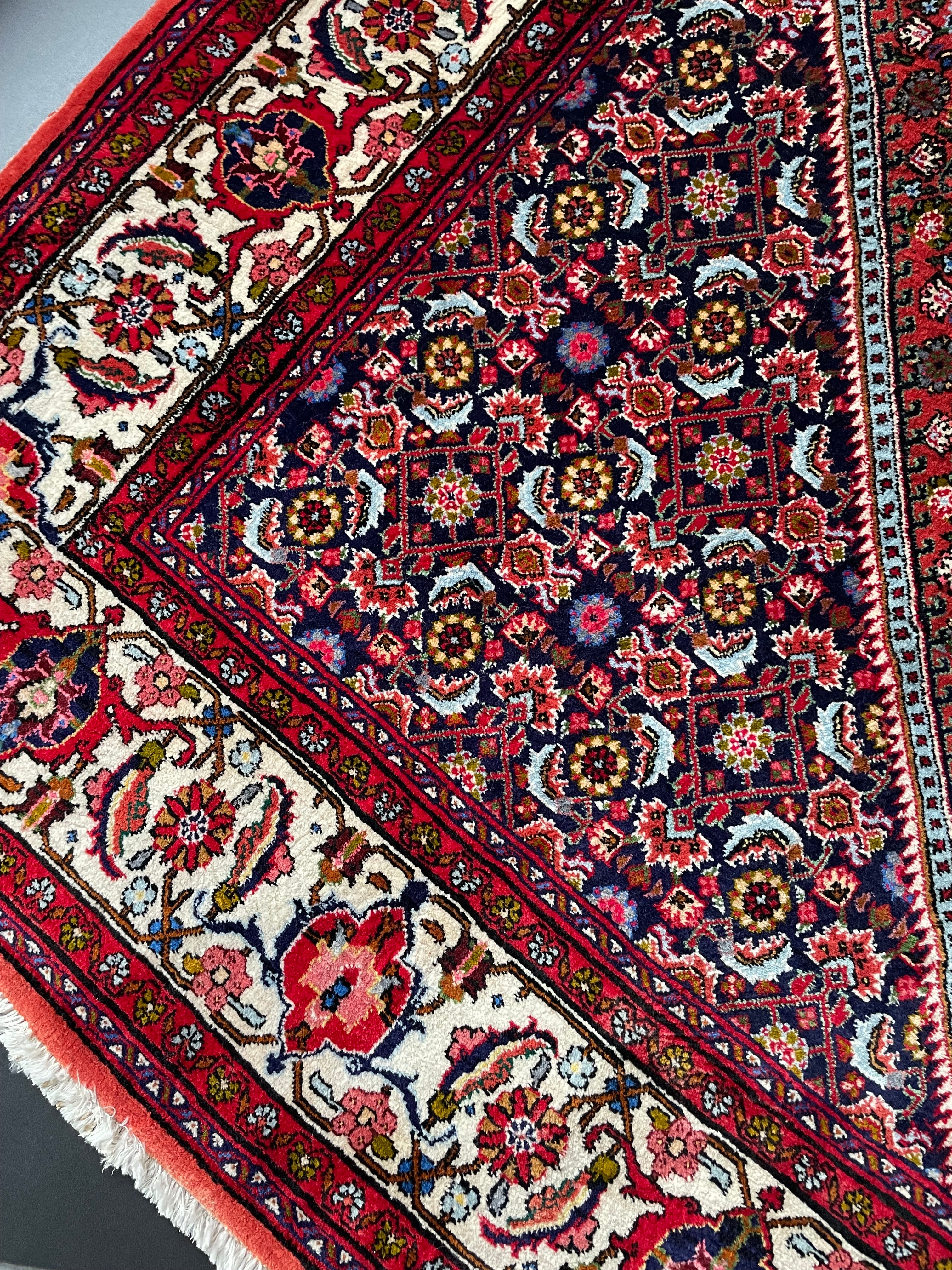 Bidjar rug 200 × 200 cm