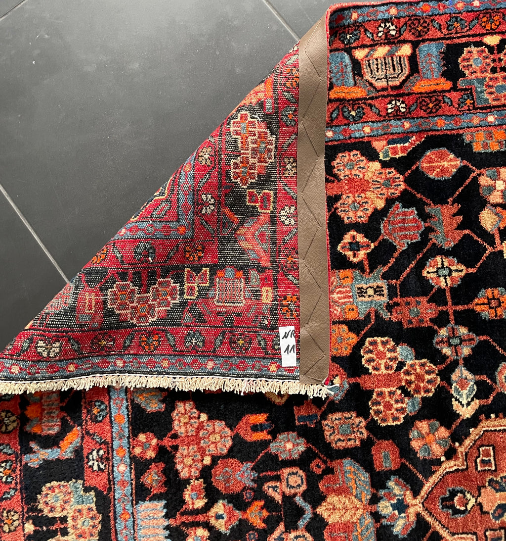 Persian Nahavand Rug 215 × 140 cm