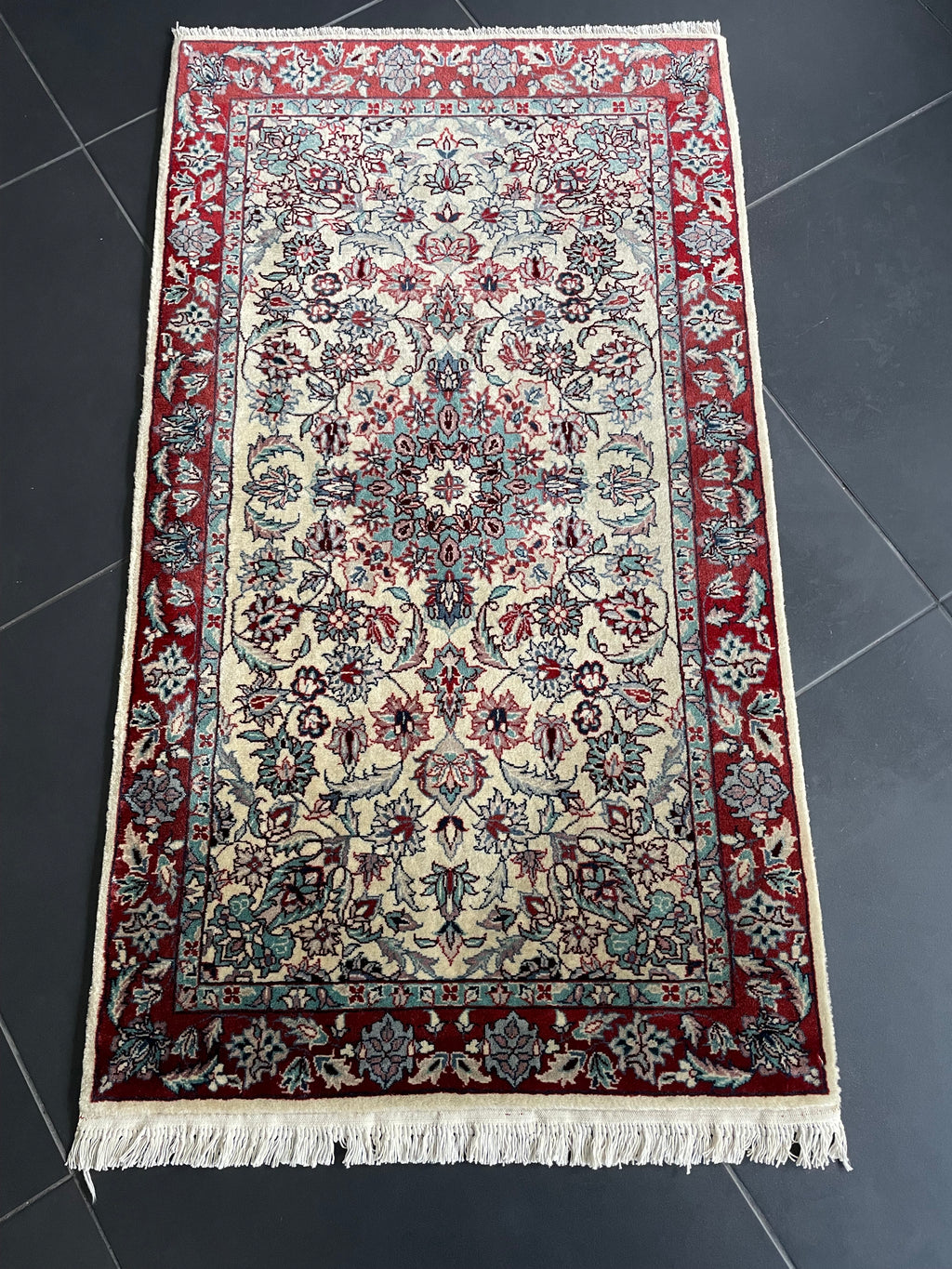 Sarough rug 125 × 70 cm