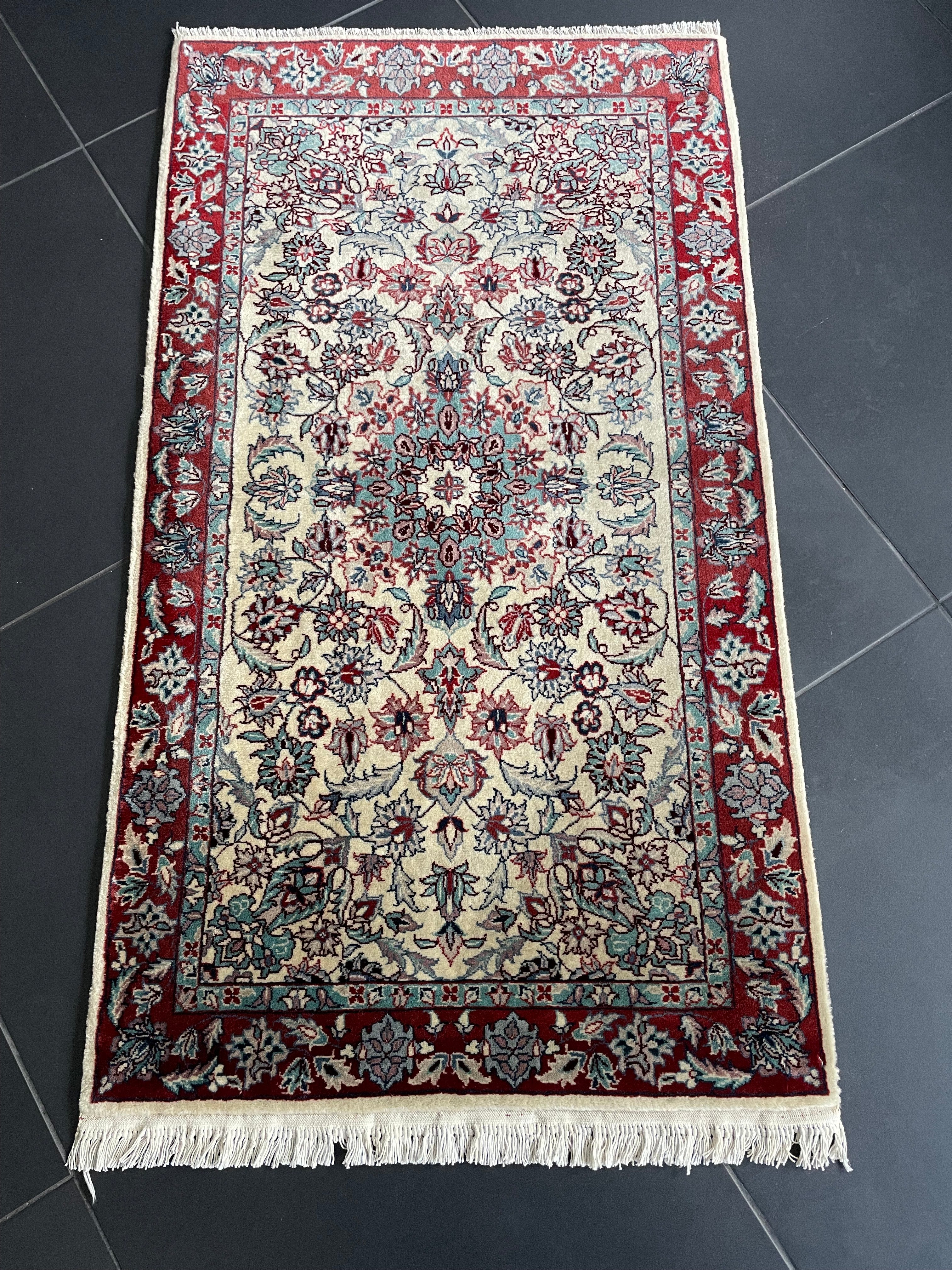 Sarough rug 125 × 70 cm