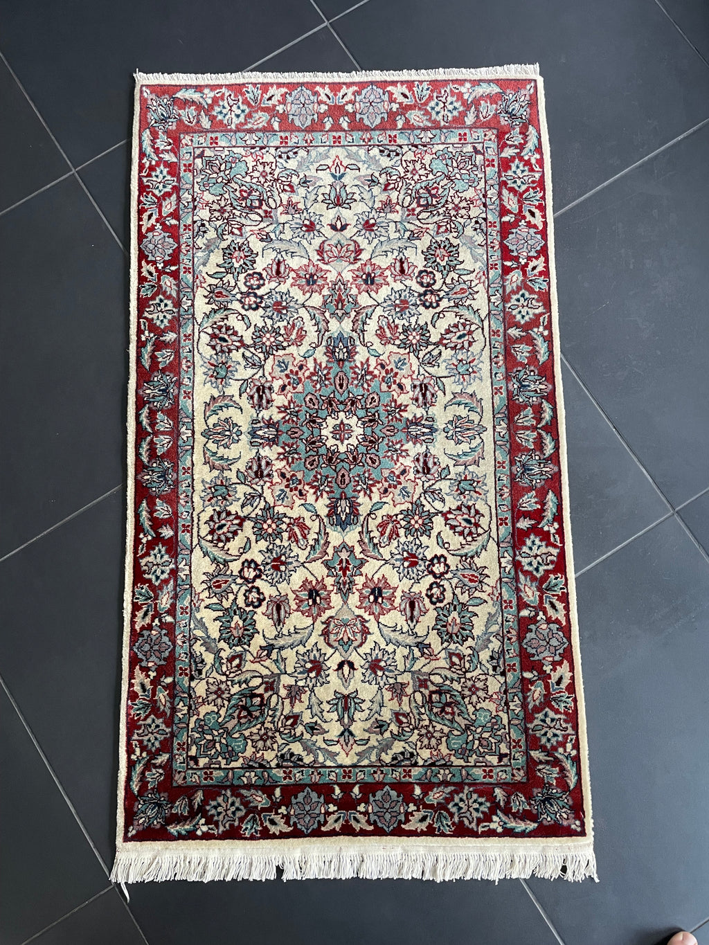 Sarough rug 125 × 70 cm