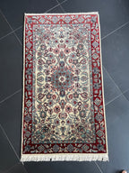 Sarough rug 125 × 70 cm