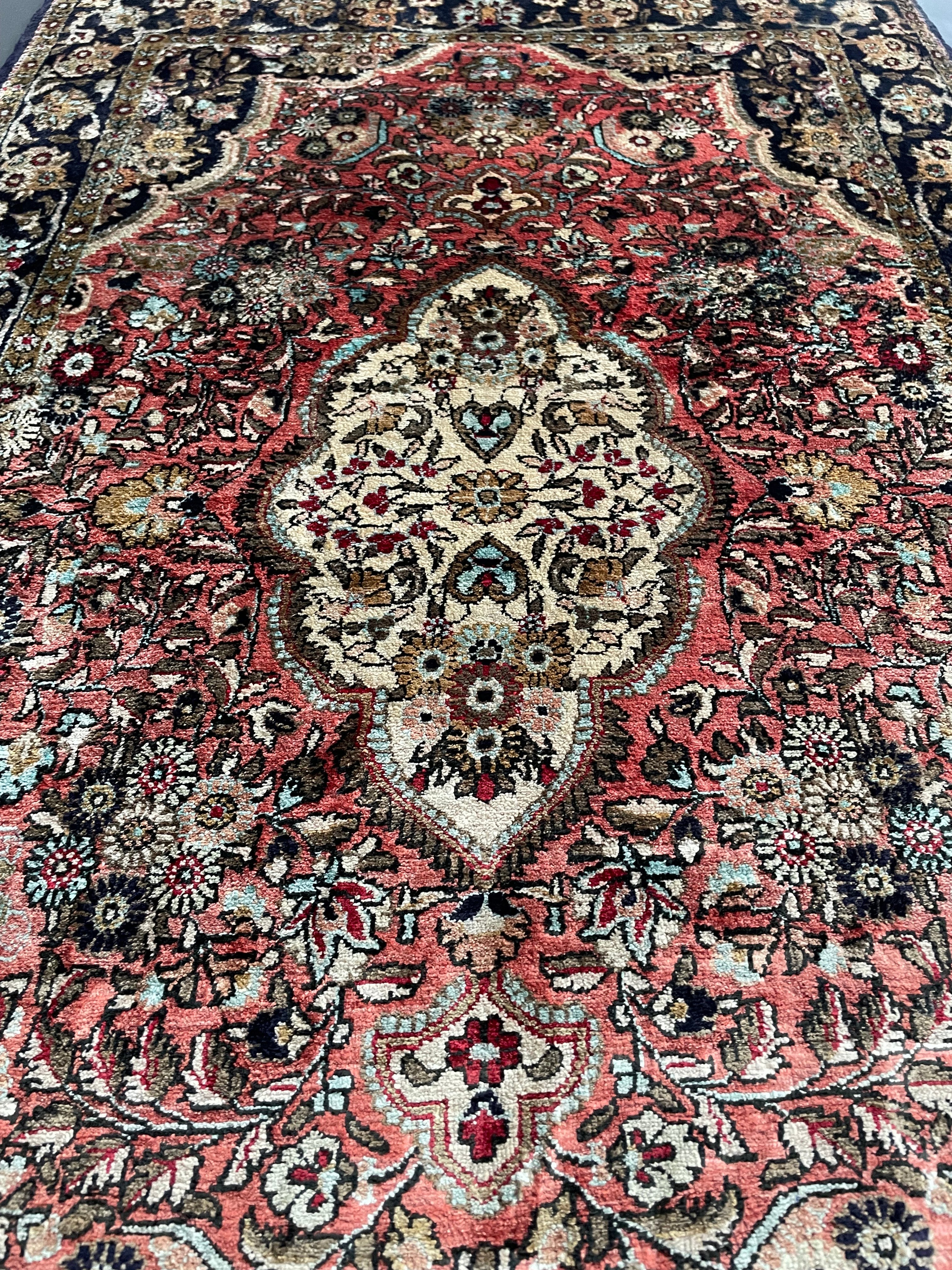 Qom 124 × 78 cm