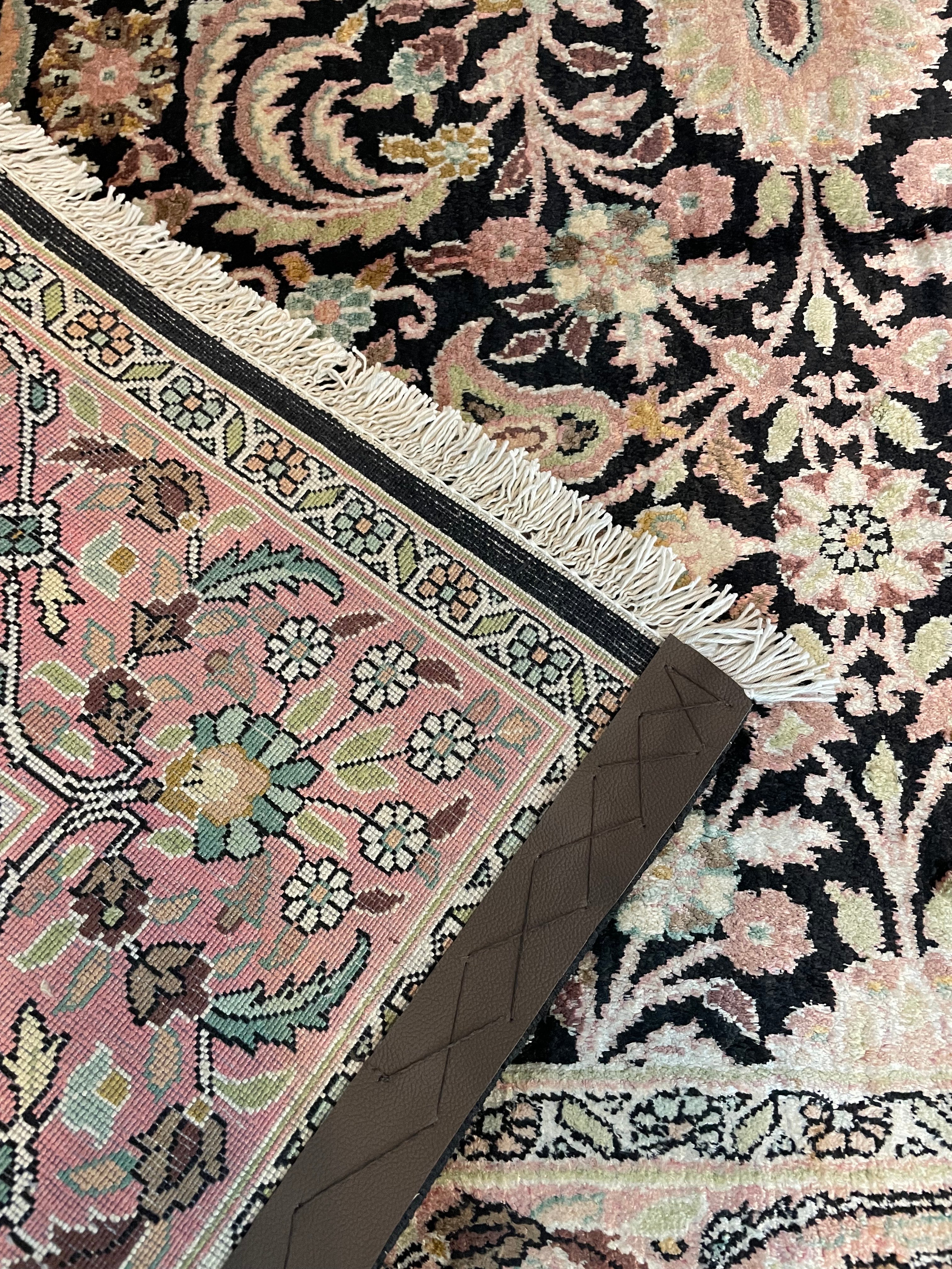 Kashmir Silk Rug 280 × 180 cm