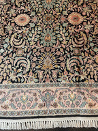 Kashmir Silk Rug 280 × 180 cm