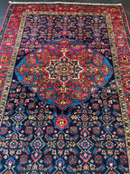 Bakhtiari Rug 195 × 136 cm