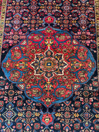 Bakhtiari Rug 195 × 136 cm