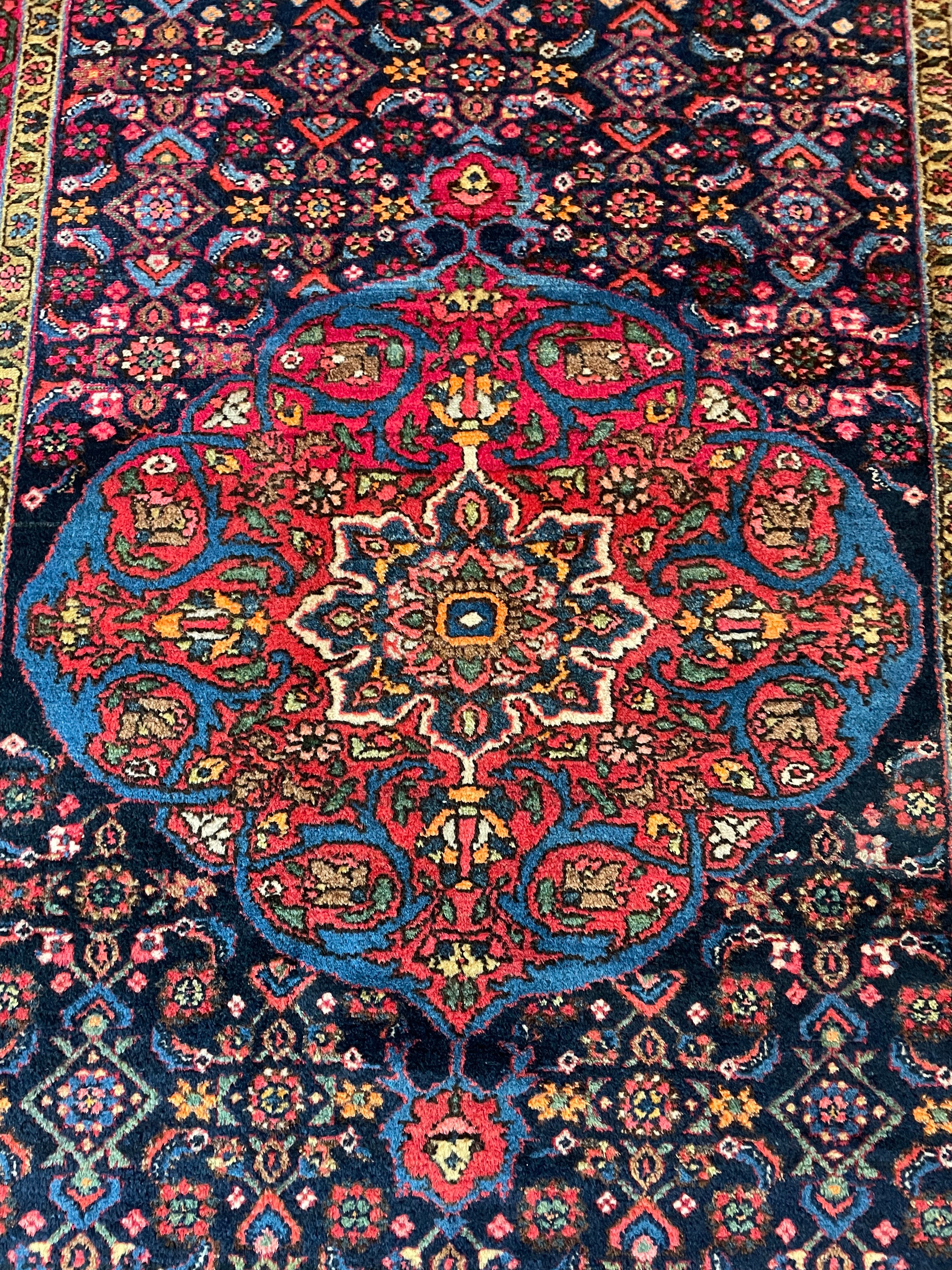 Bakhtiari Rug 195 × 136 cm