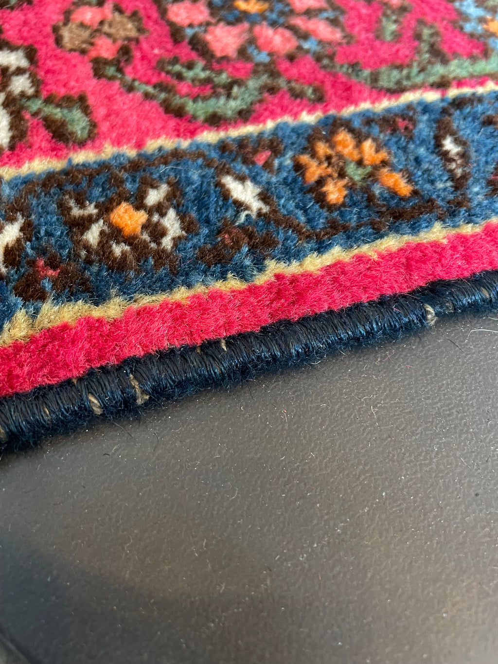 Bakhtiari Rug 195 × 136 cm