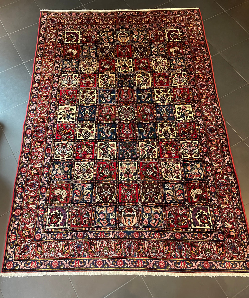 Bakhtiari Rug 300 × 200 cm