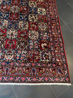 Bakhtiari Rug 300 × 200 cm