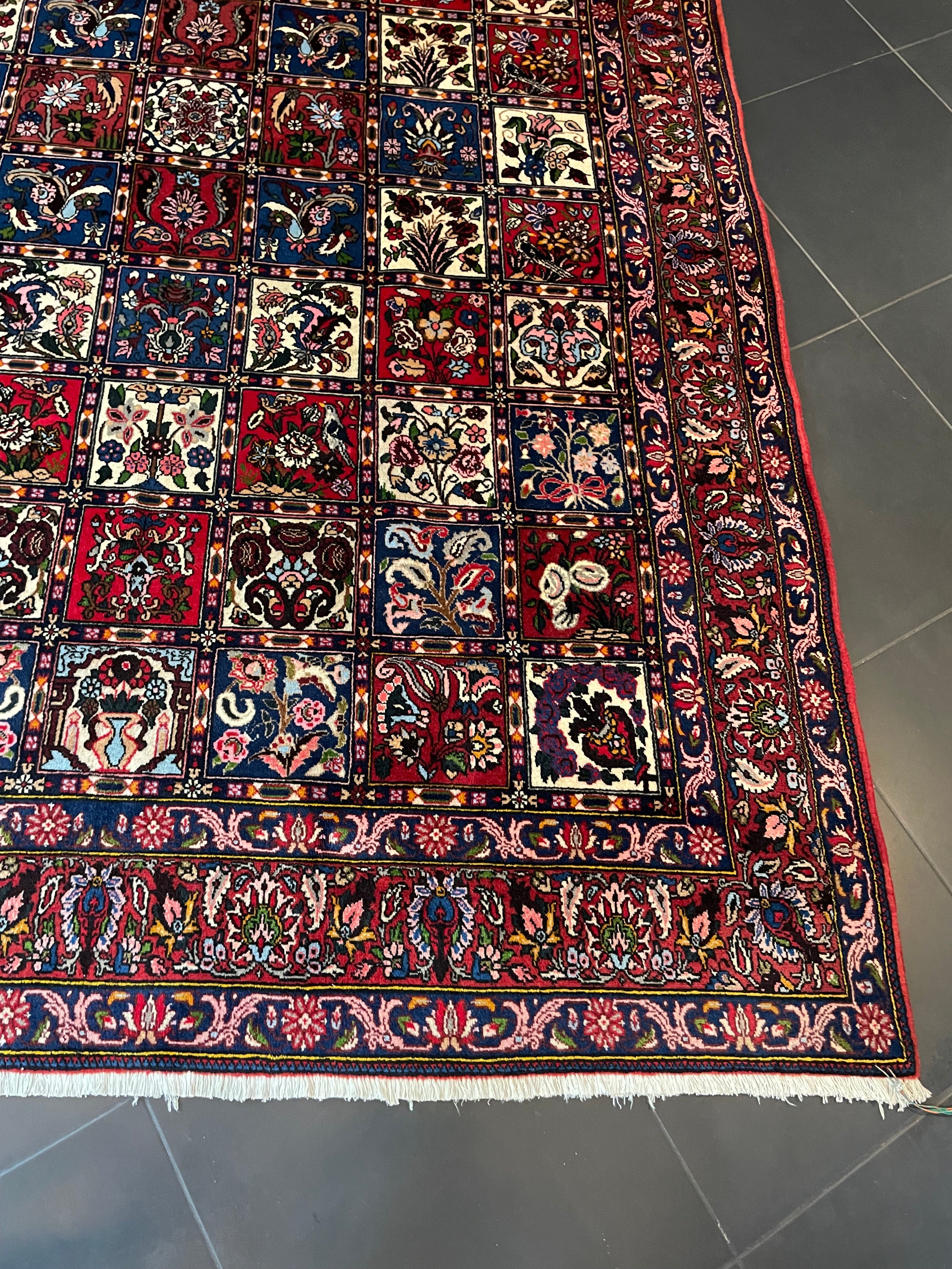 Bakhtiari Rug 300 × 200 cm