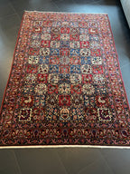 Bakhtiari Rug 300 × 200 cm