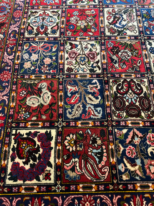 Bakhtiari Rug 300 × 200 cm
