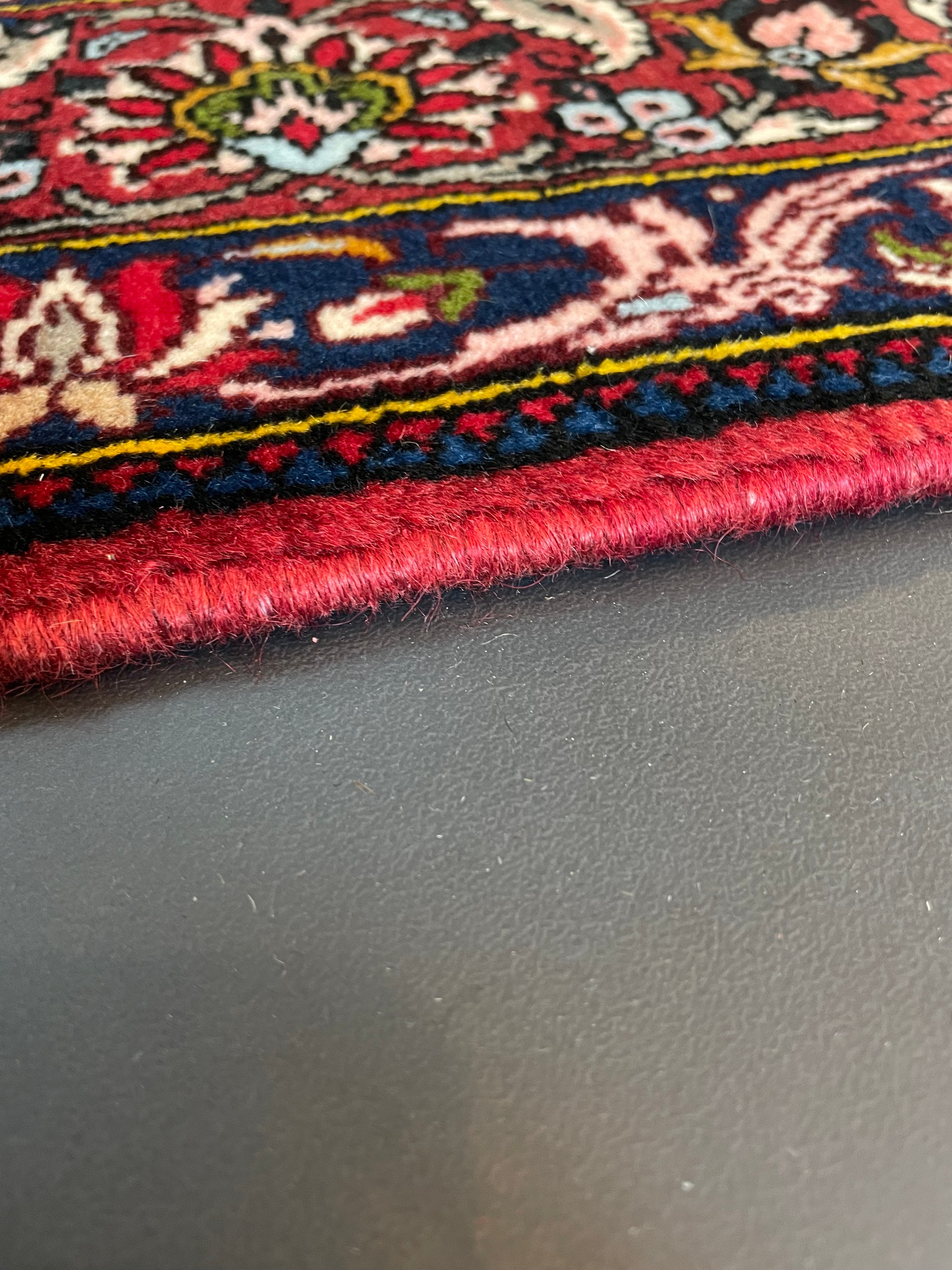 Bakhtiari Rug 300 × 200 cm