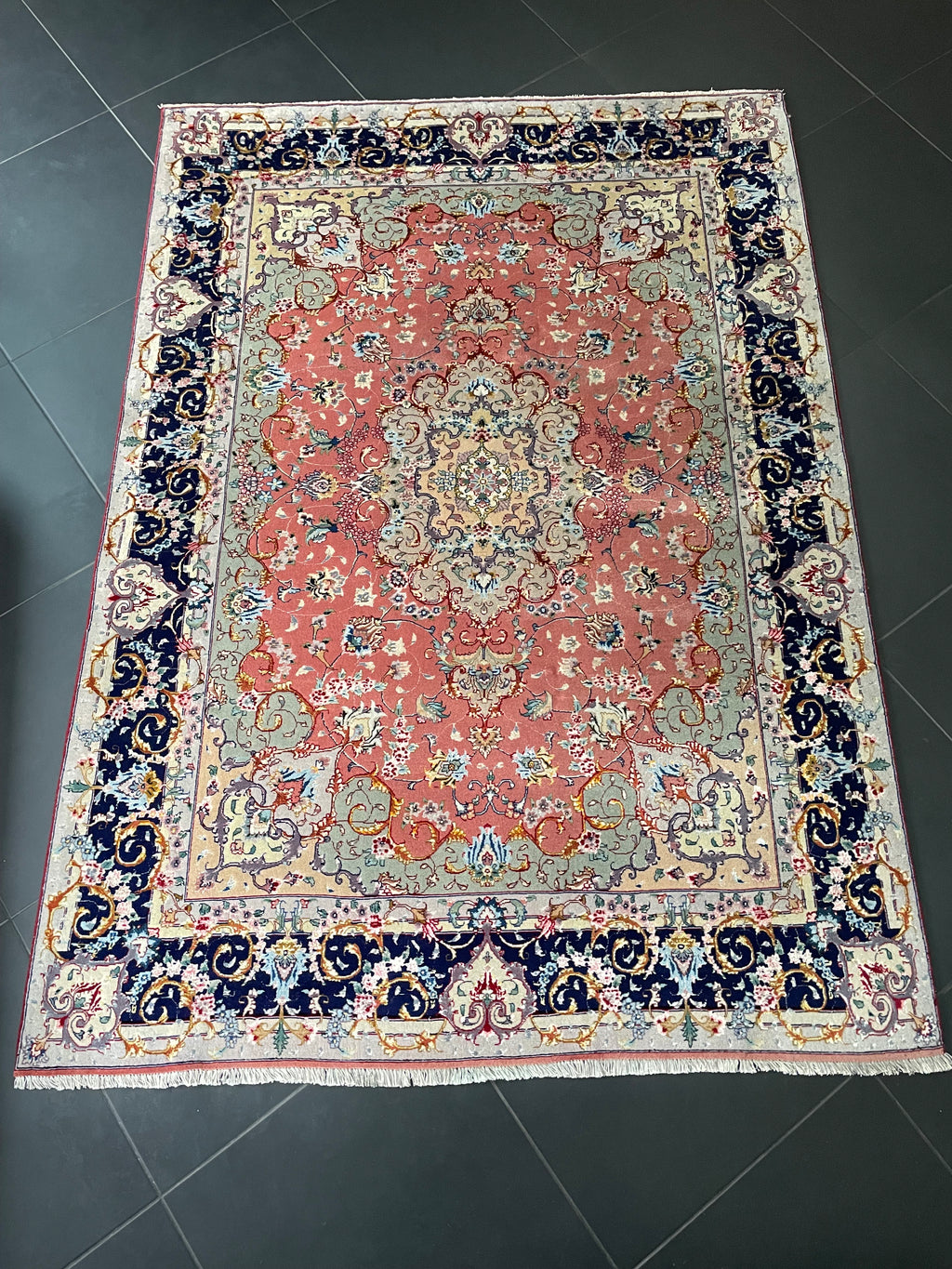 Tabriz Rug 206 × 149 cm