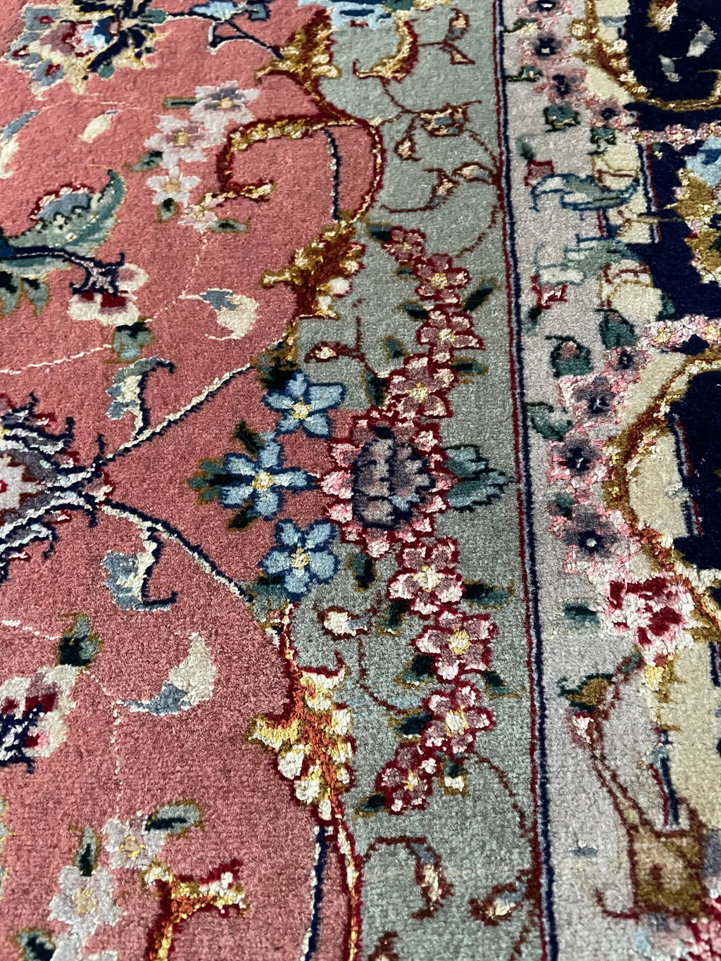 Tabriz Rug 206 × 149 cm