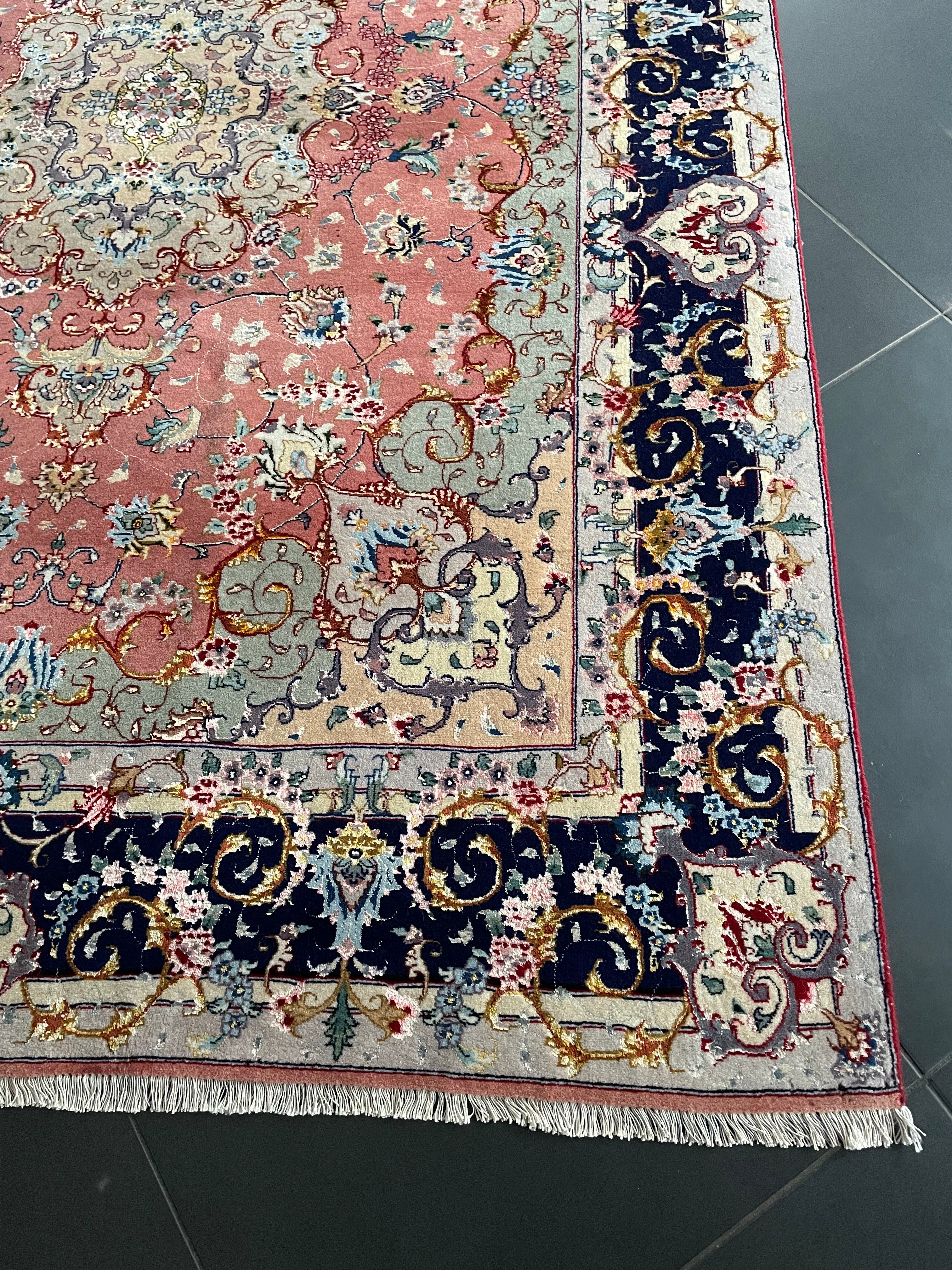 Tabriz Rug 206 × 149 cm