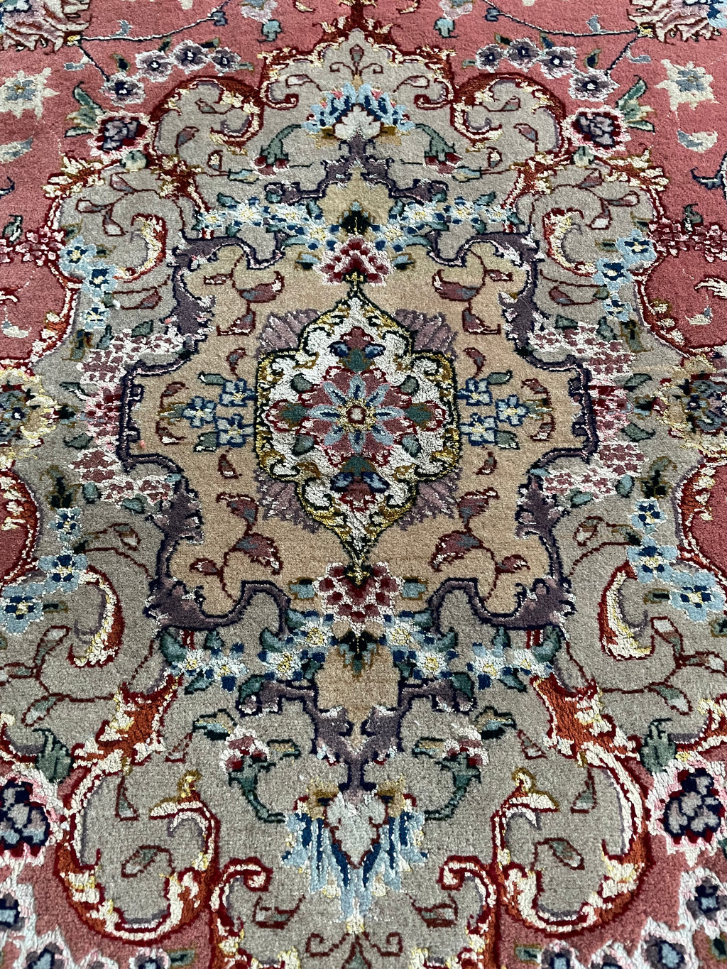 Tabriz Rug 206 × 149 cm