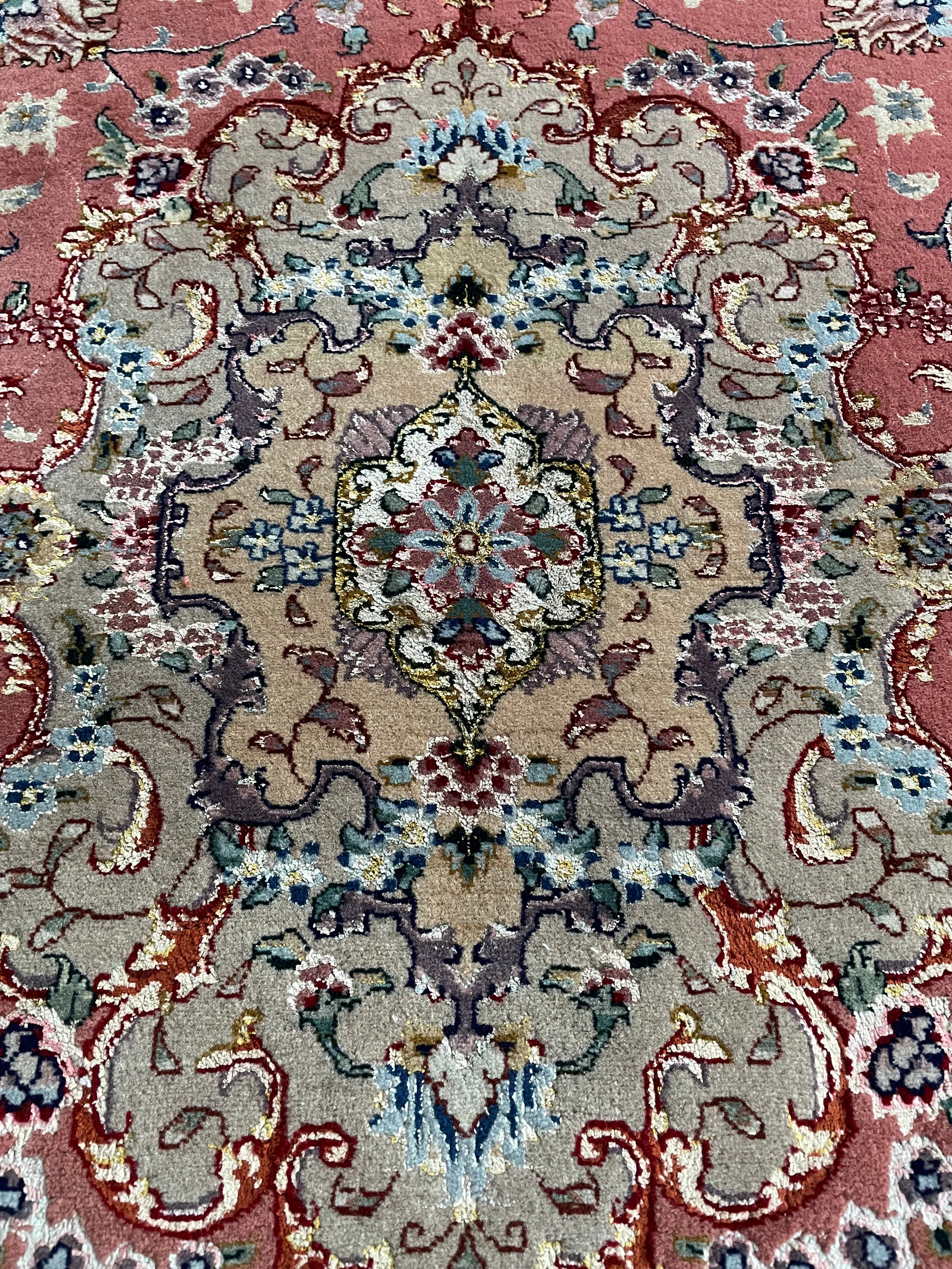 Tabriz Rug 206 × 149 cm