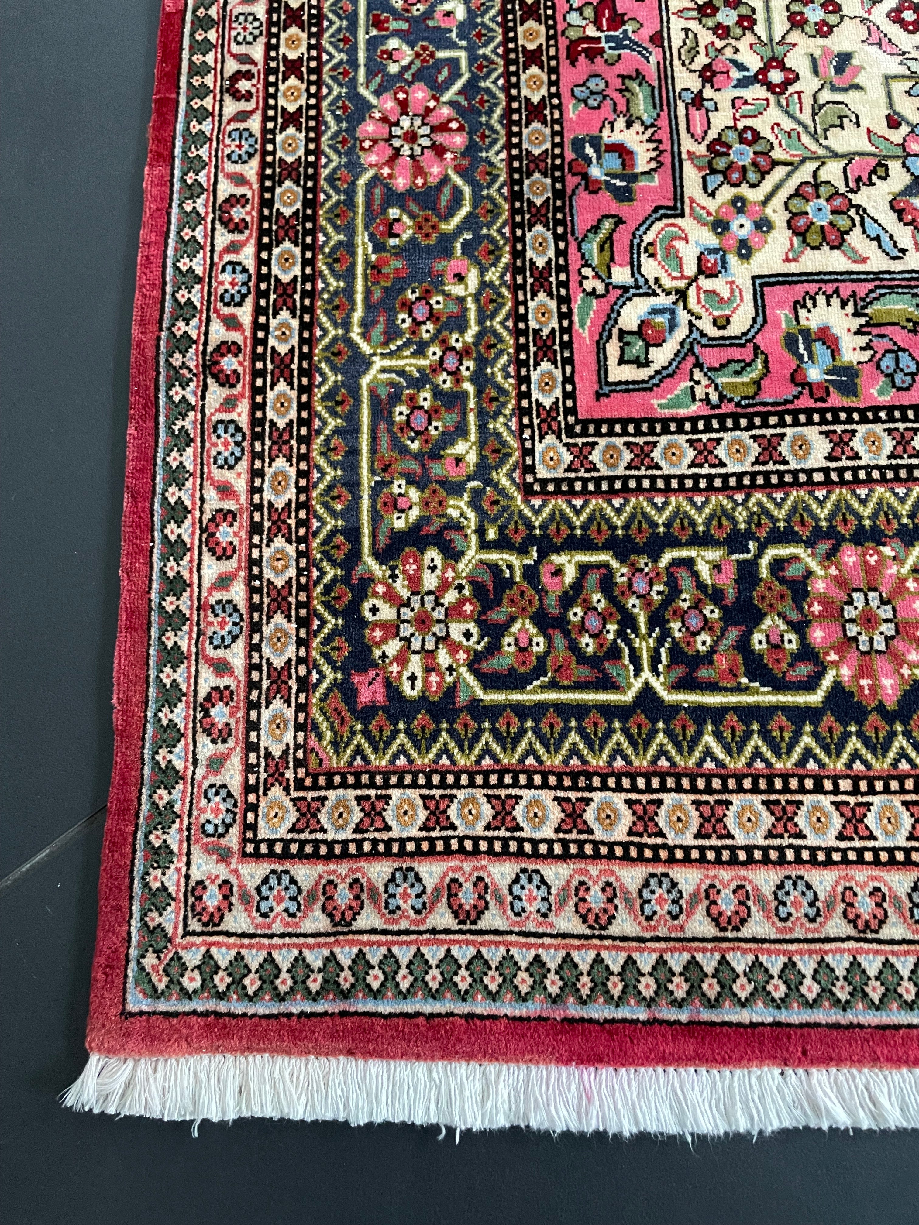 Qom Rug 167 × 107 cm
