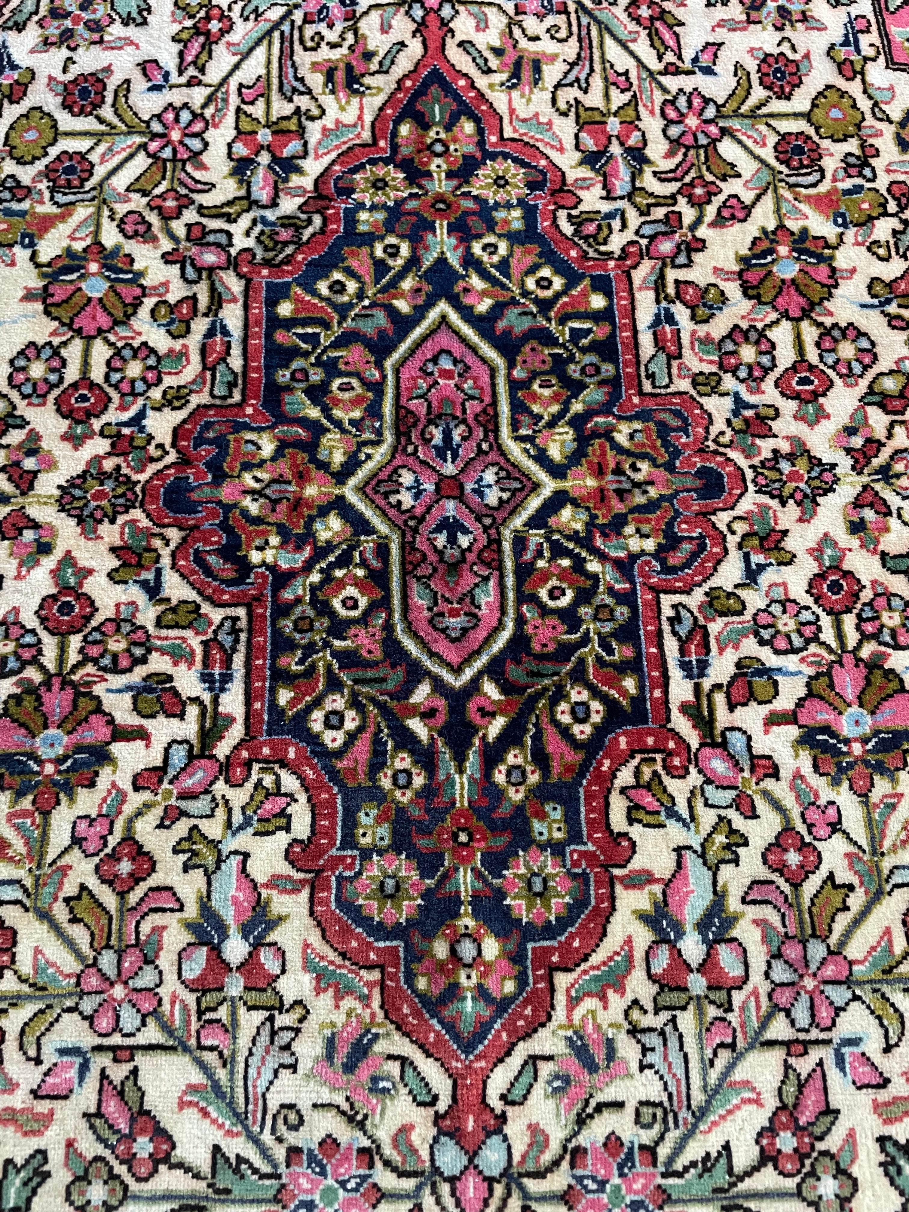 Qom Rug 167 × 107 cm