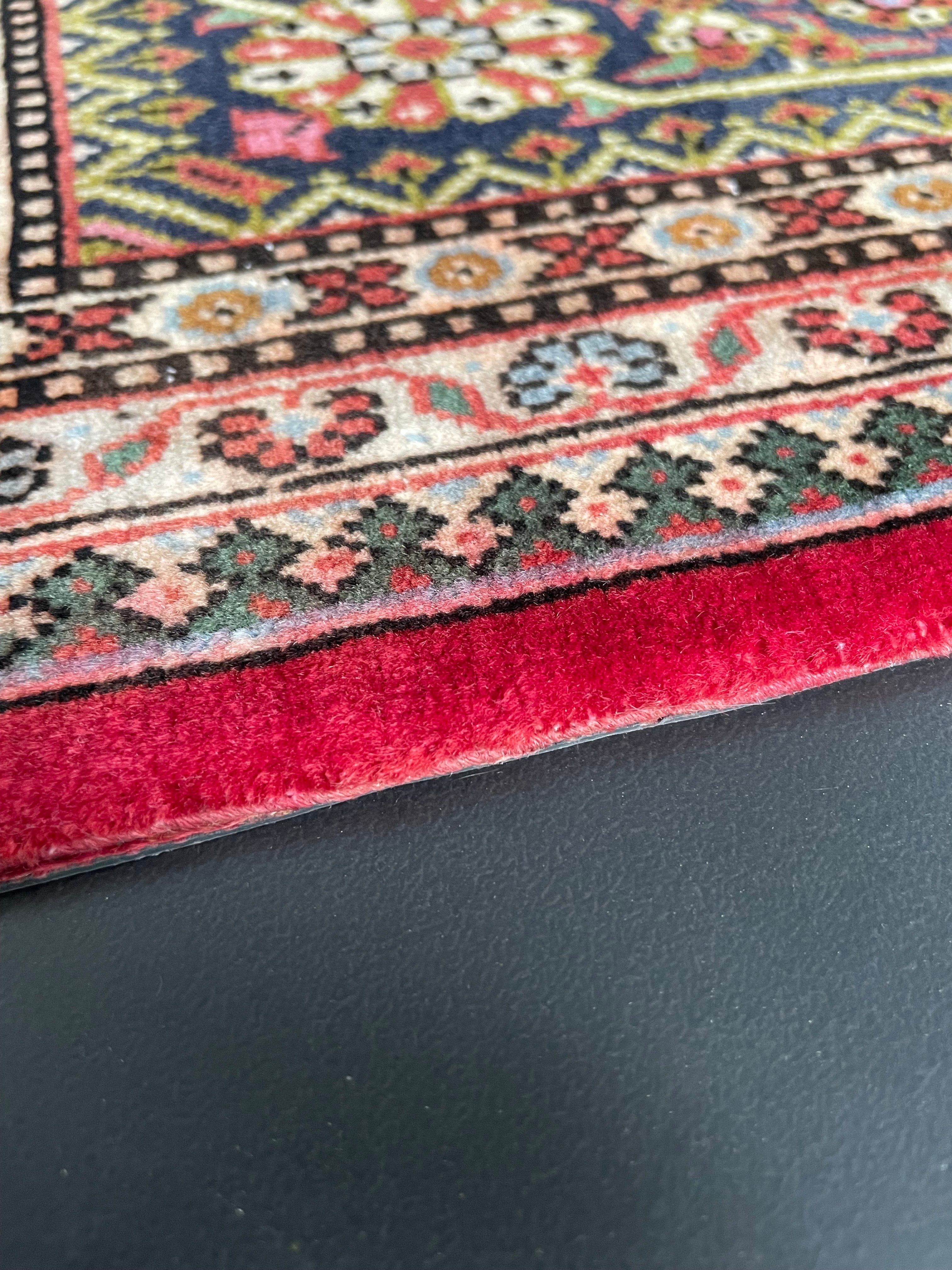 Qom Rug 167 × 107 cm