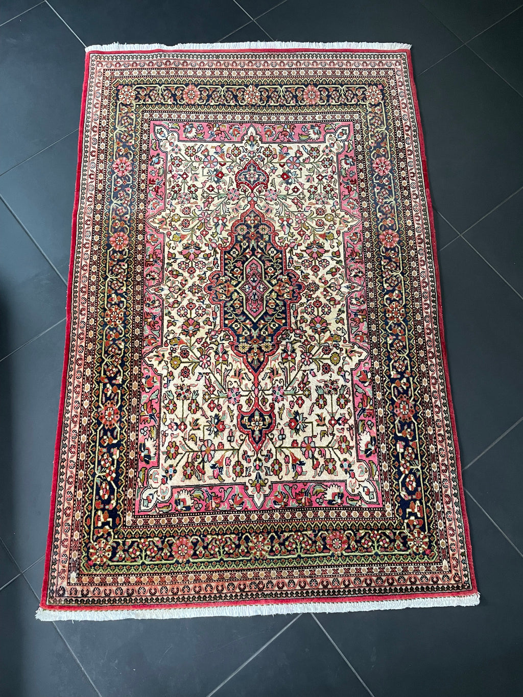 Qom Rug 167 × 107 cm