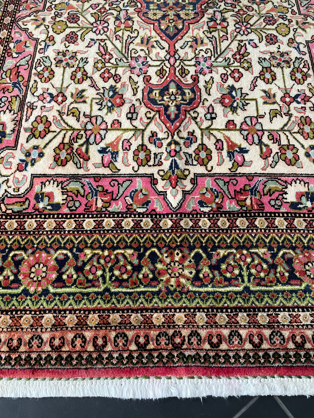 Qom Rug 167 × 107 cm