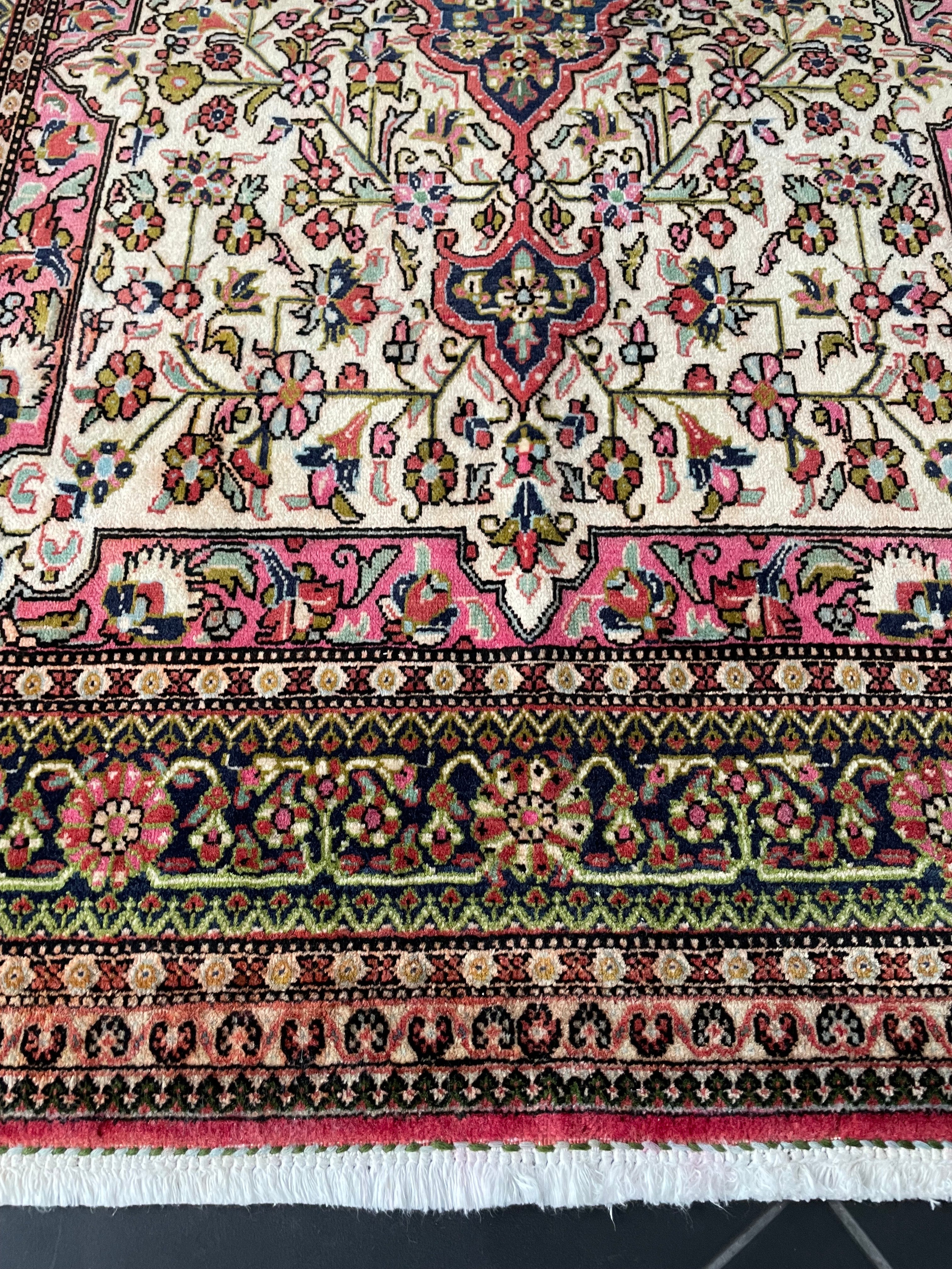 Qom Rug 167 × 107 cm