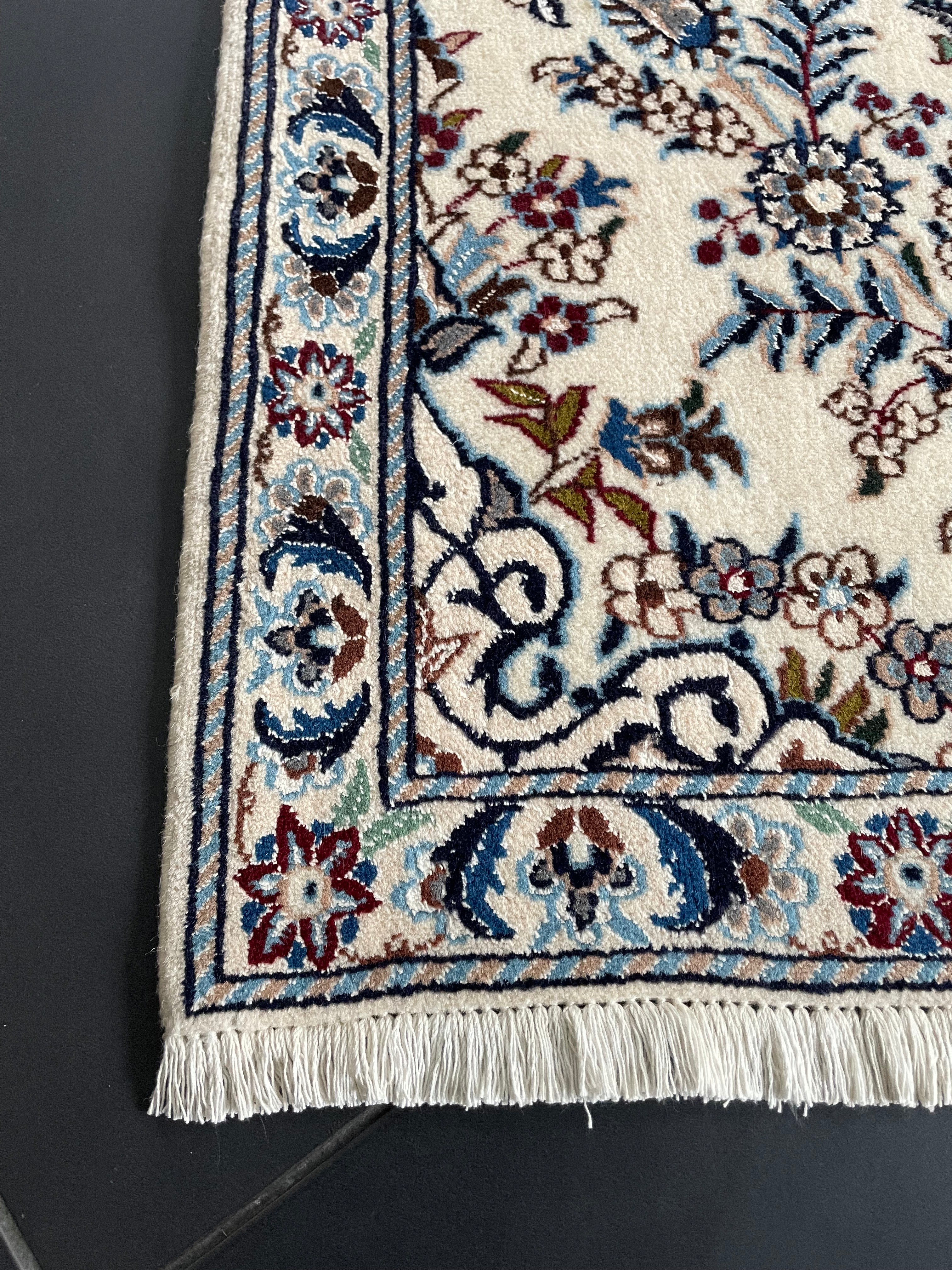 Nain Rug 125 × 90 cm