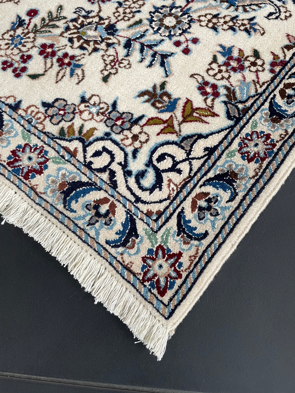 Nain Rug 125 × 90 cm