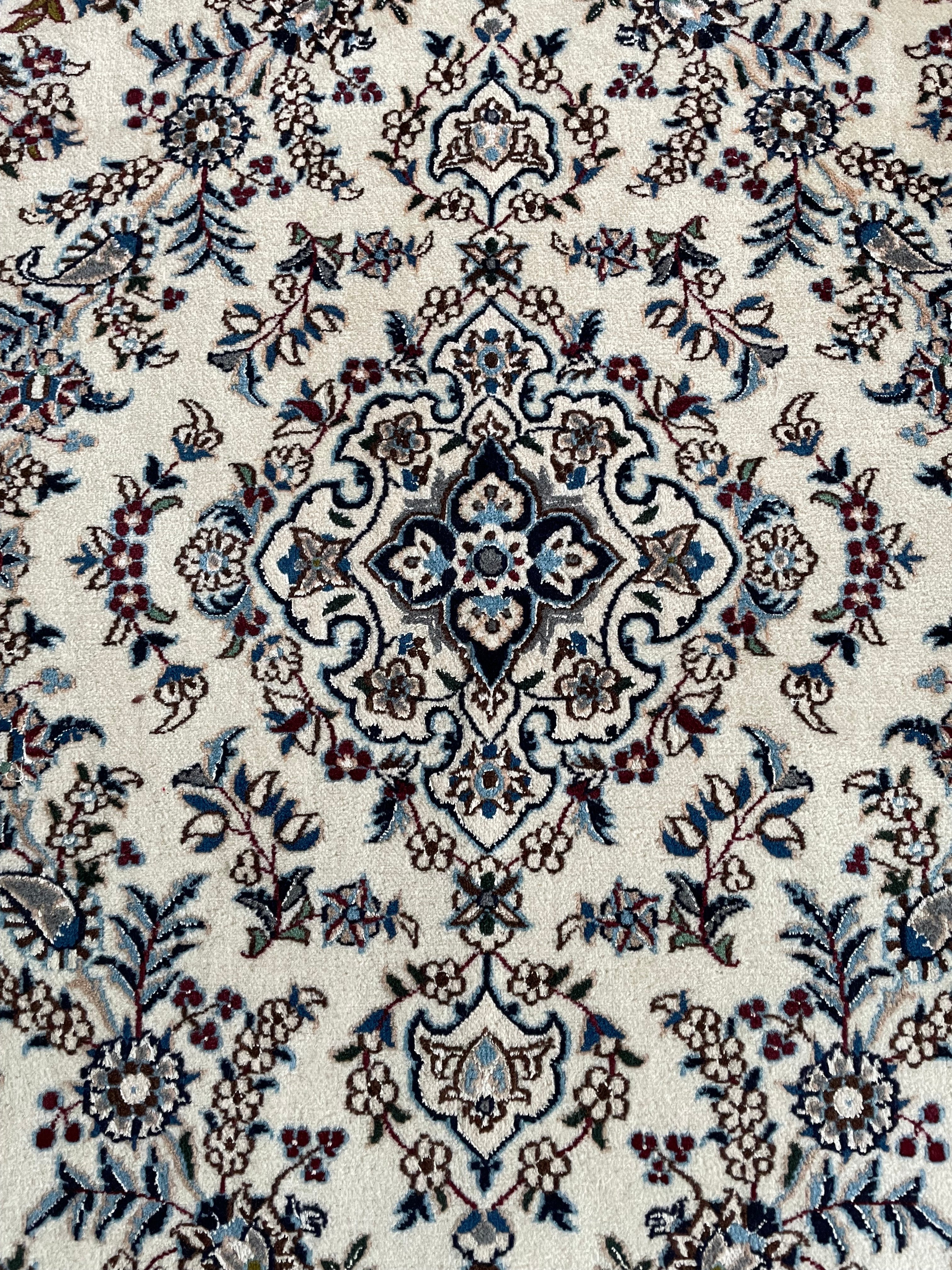Nain Rug 125 × 90 cm
