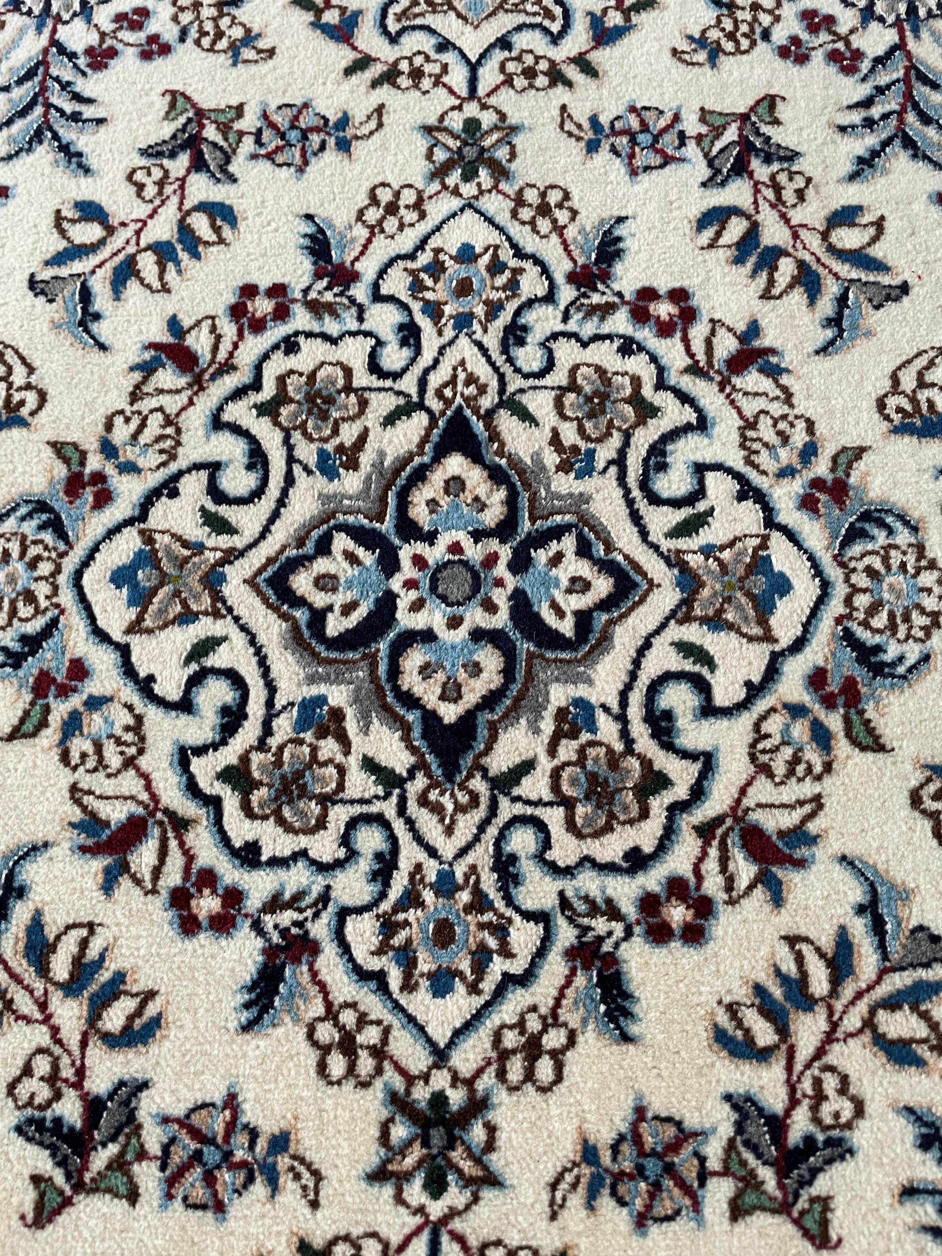 Nain Rug 125 × 90 cm