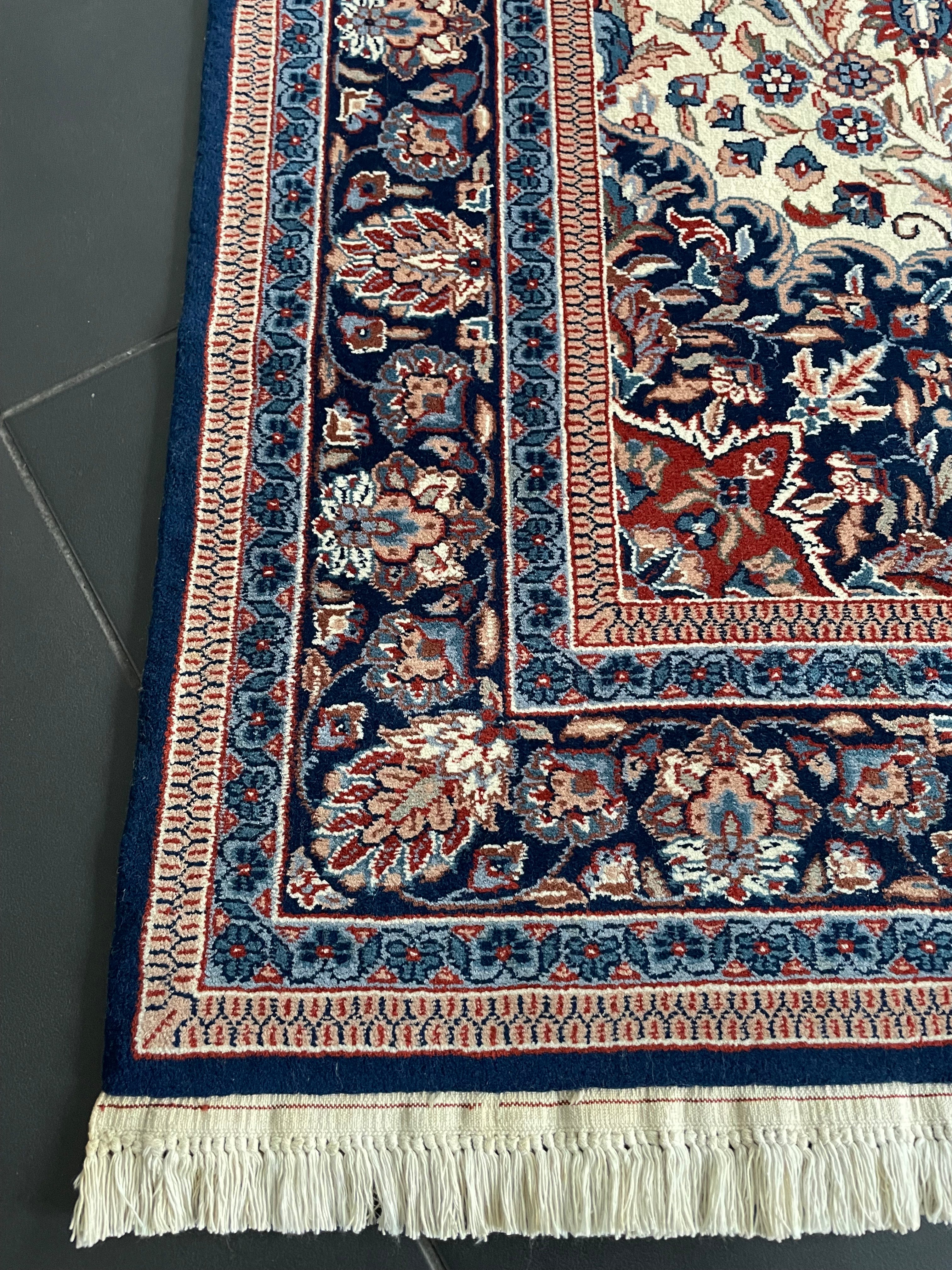 Qom Rug 160 × 95 cm