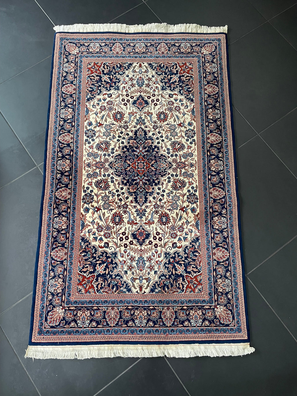 Qom Rug 160 × 95 cm