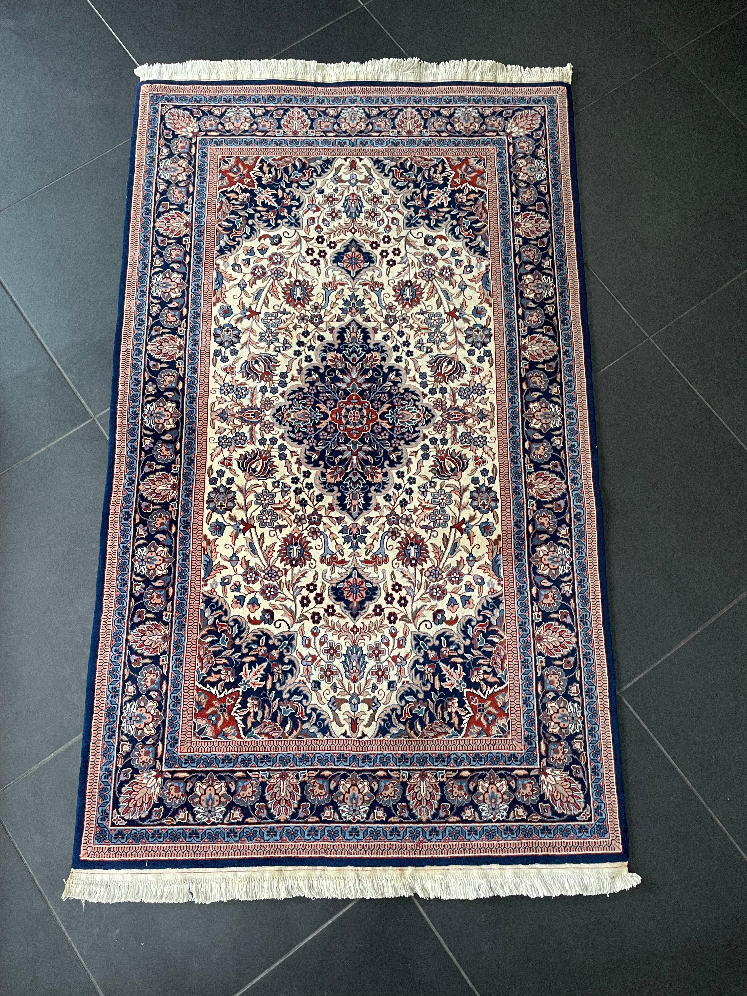 Qom Rug 160 × 95 cm