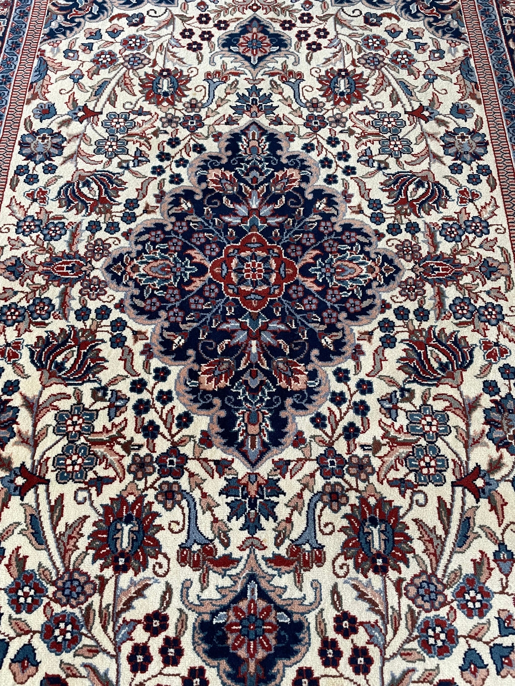 Qom Rug 160 × 95 cm