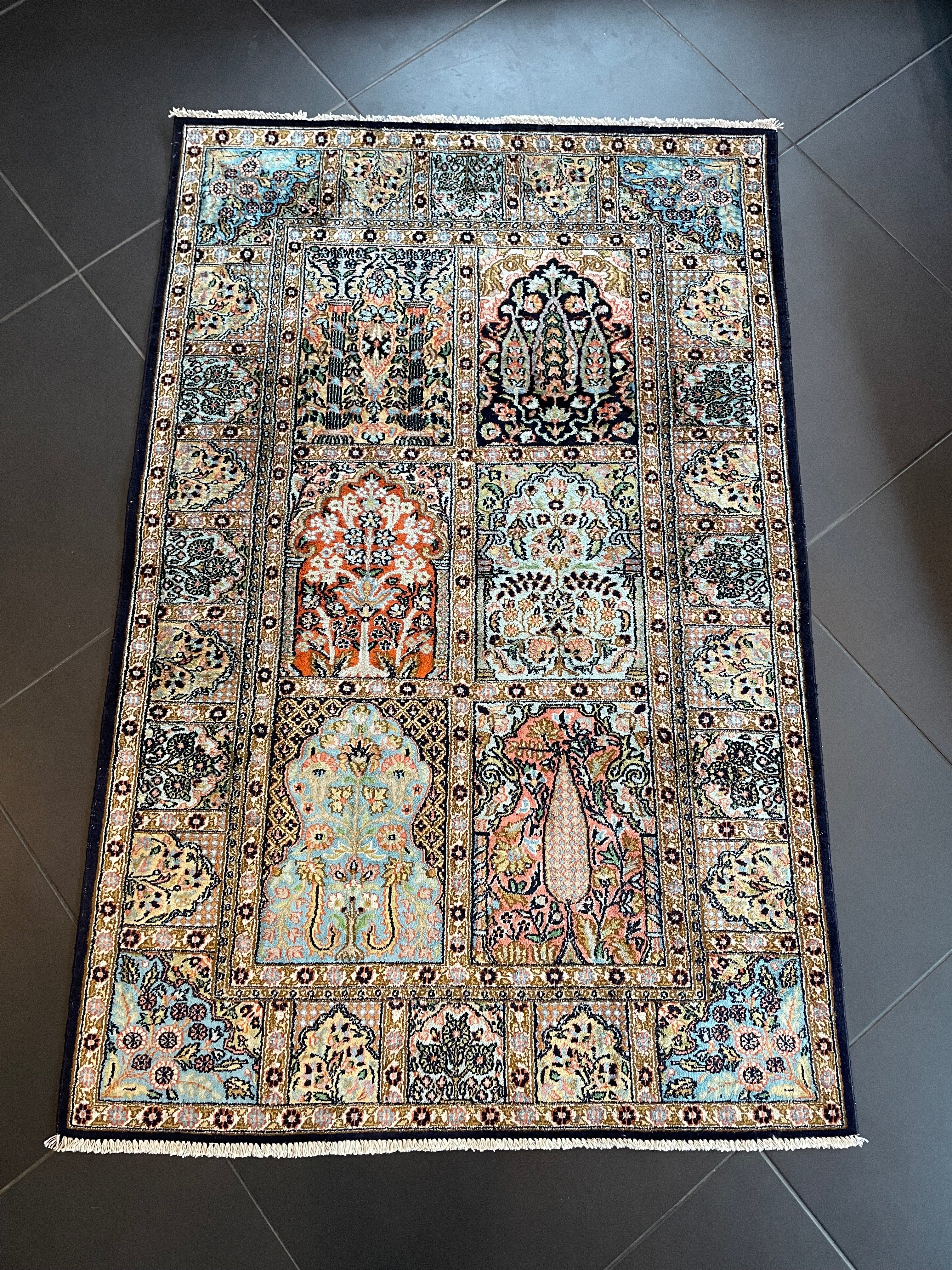 Kashmir Rug 147 × 94 cm