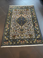 Kashan Rug 162 × 108 cm